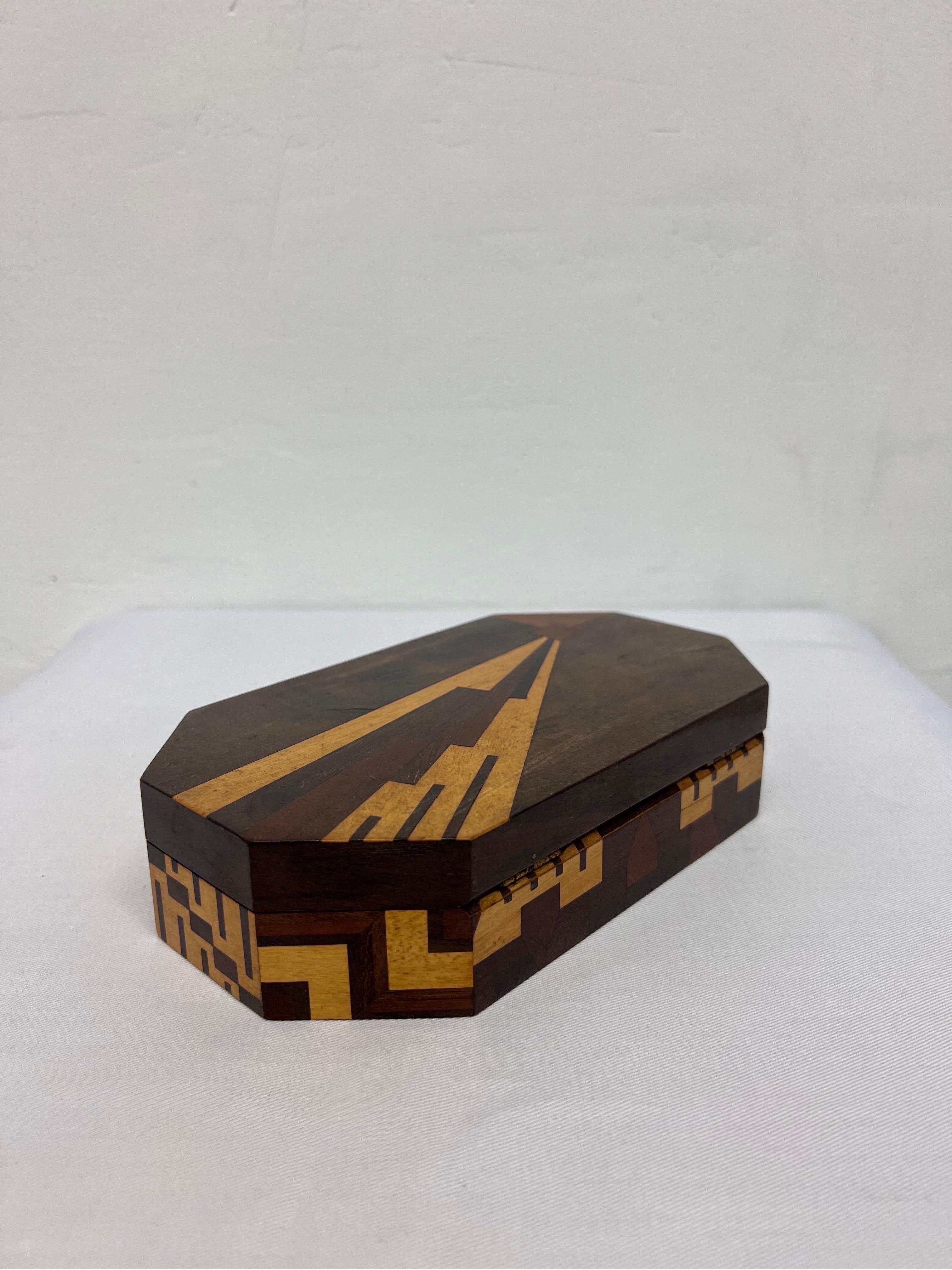 Brazilian Mid-Century Jacaranda Jewelry Box with Geometric Marquetry and Key For Sale 1
