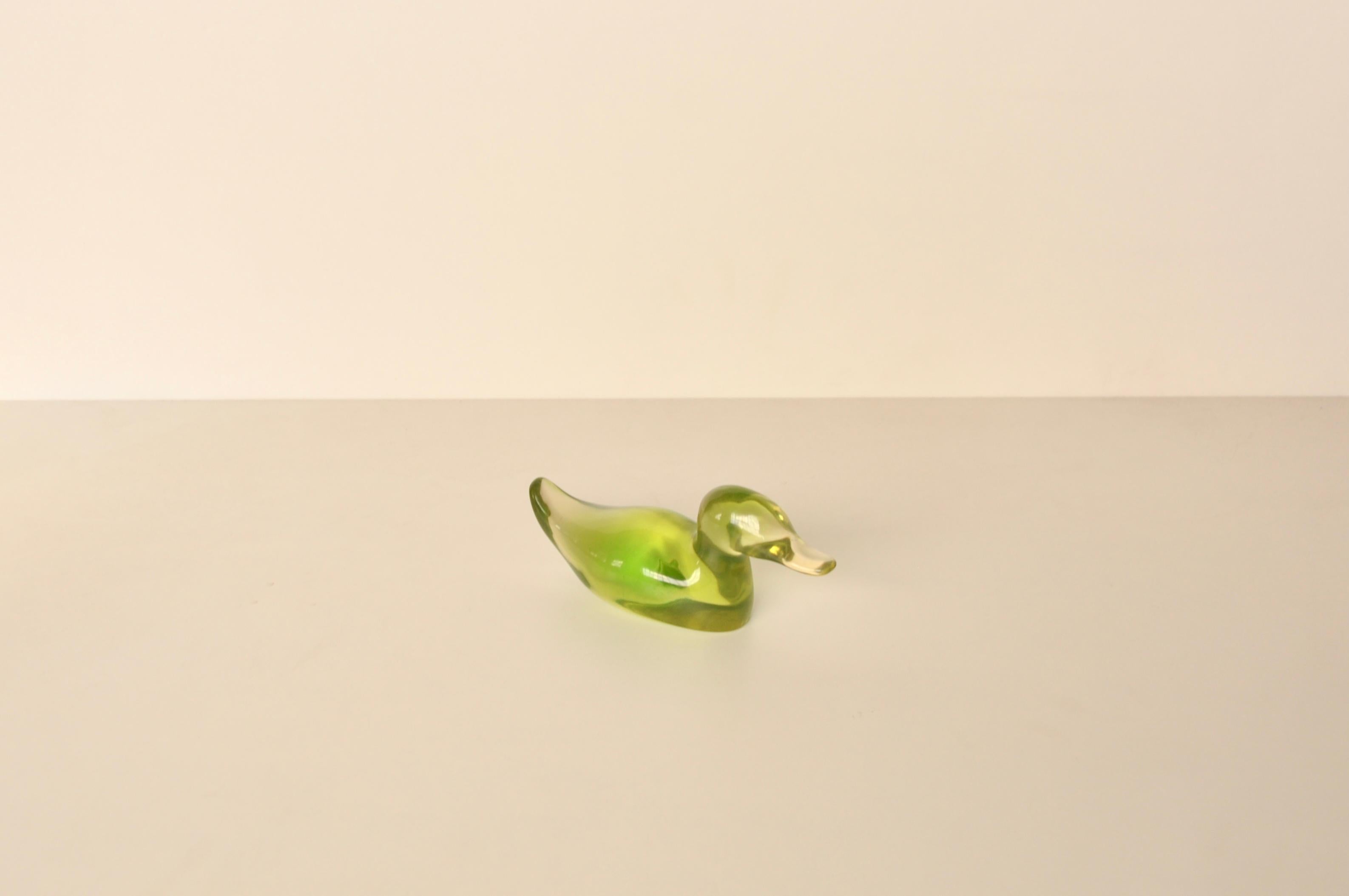 Brazilian mid-century green lucite sculpture in the shape of a duck designed by Abraham Palatnik and manufactured by Silon in Rio de Janeiro, that produced large-scale design objects from the 1970s to the 2000s. This piece still keeps the original