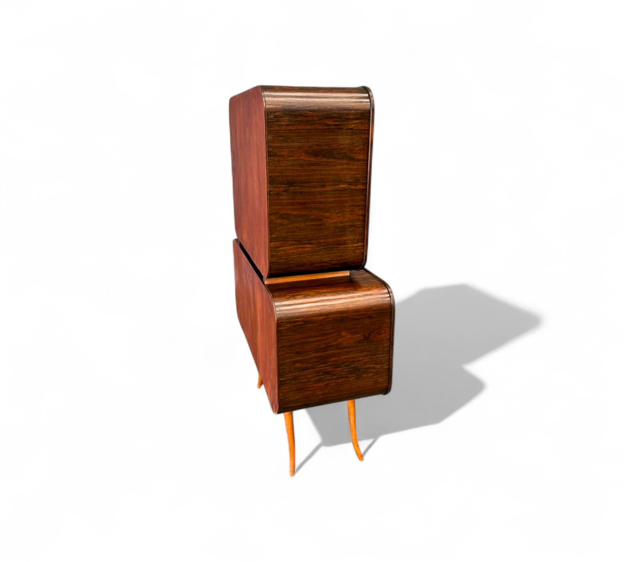 Bar moderne brésilien du milieu du siècle en bois dur avec intérieur en verre, inconnu en vente 6