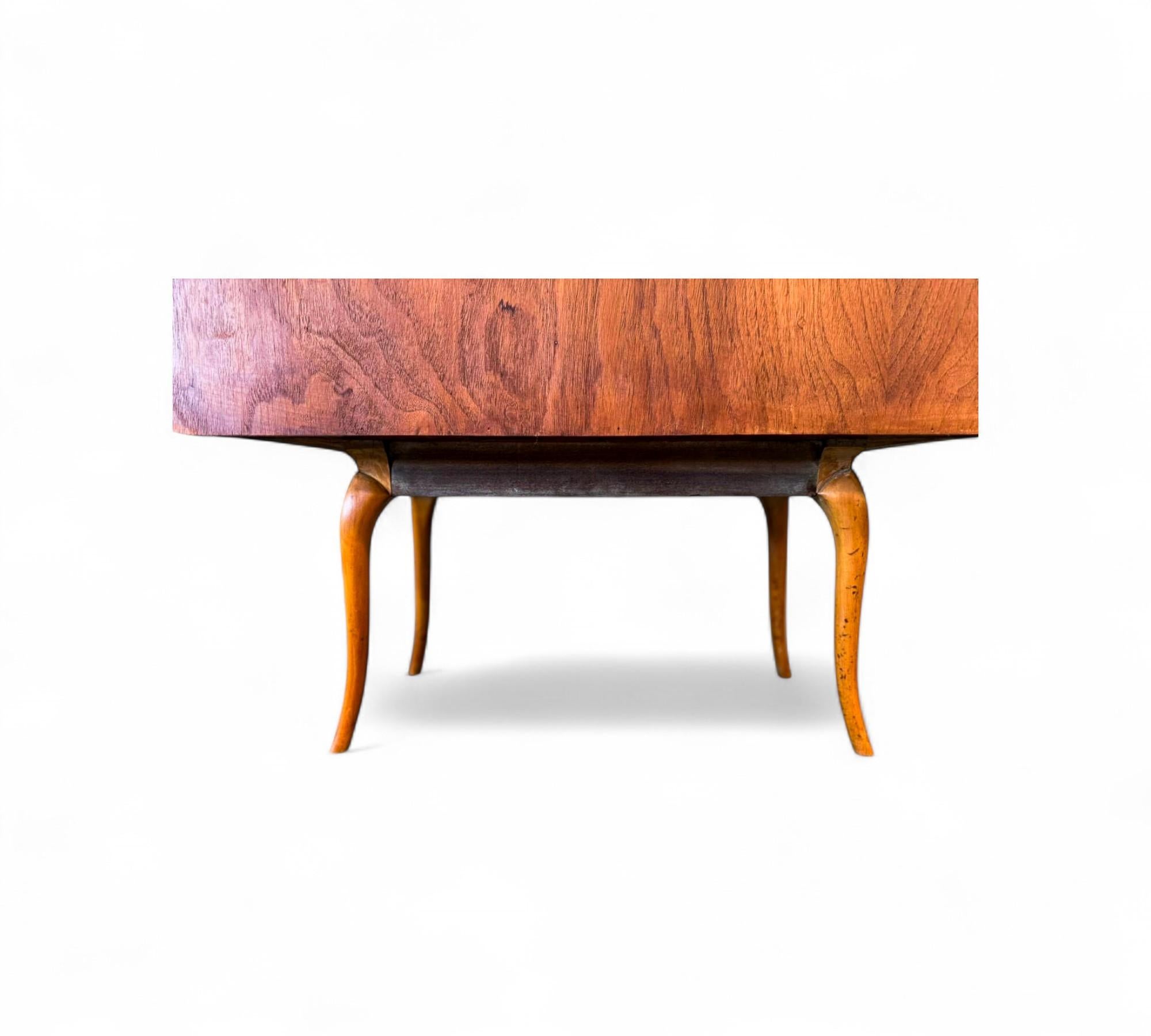 Bar moderne brésilien du milieu du siècle en bois dur avec intérieur en verre, inconnu en vente 9