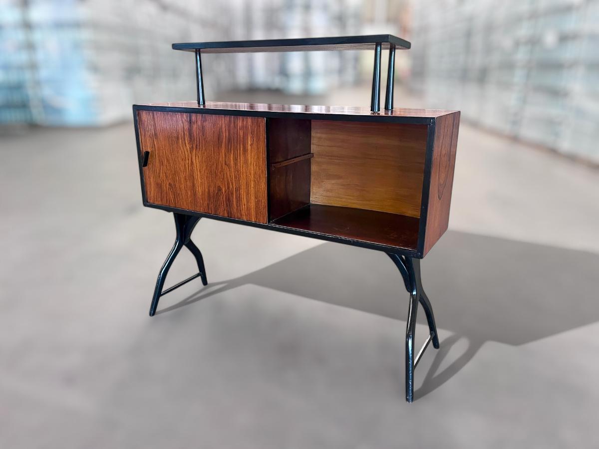 Brazilian Mid-century Modern Bar with Curved Shape in Two Woods, c. 1950s For Sale 3