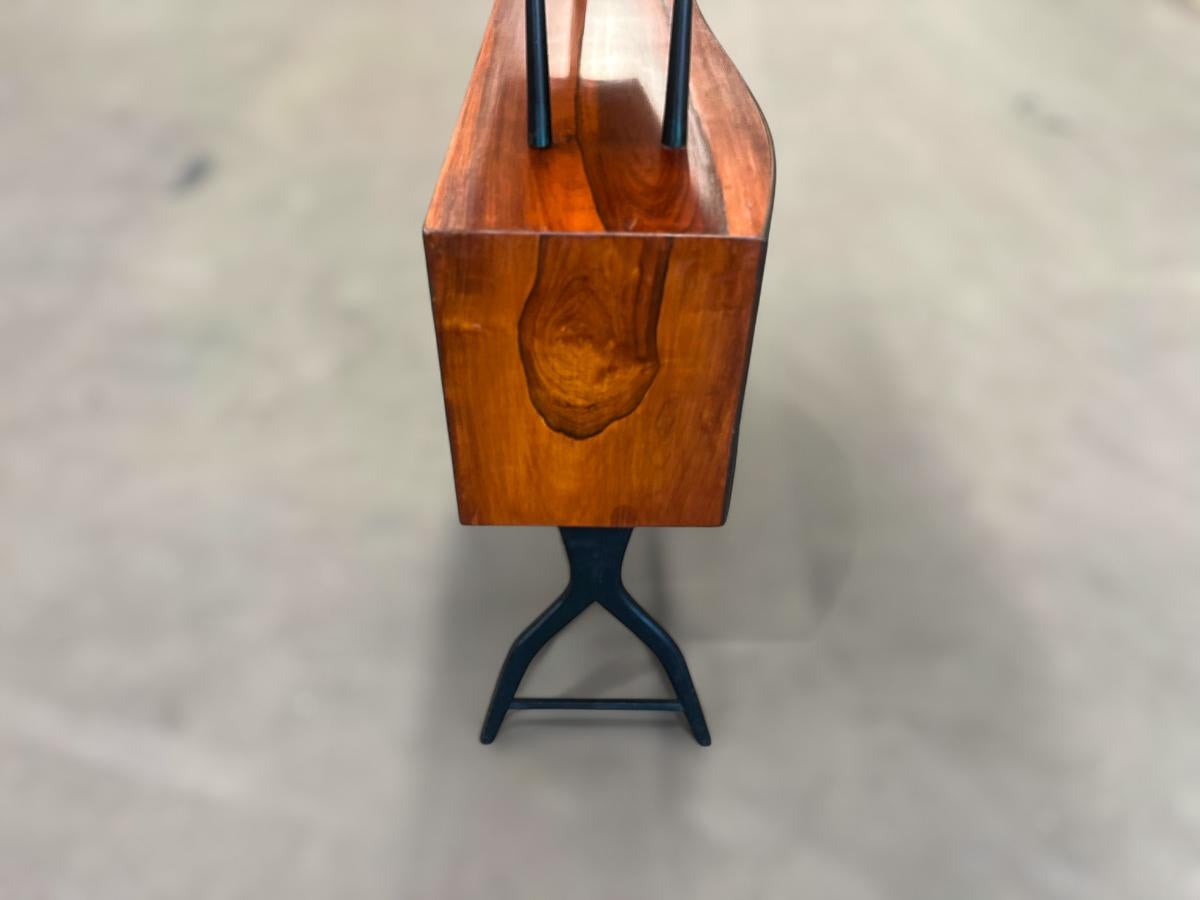 Brazilian Mid-century Modern Bar with Curved Shape in Two Woods, c. 1950s For Sale 4