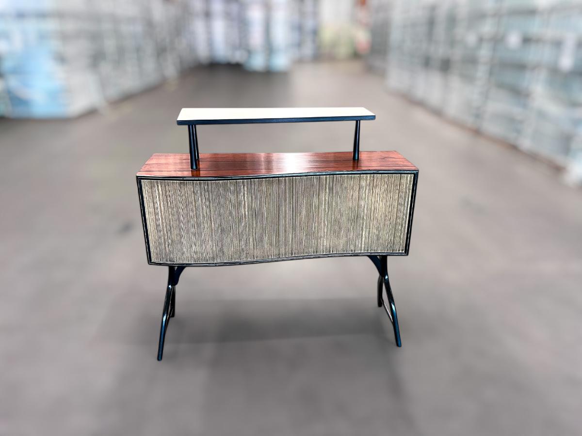 Woodwork Brazilian Mid-century Modern Bar with Curved Shape in Two Woods, c. 1950s For Sale