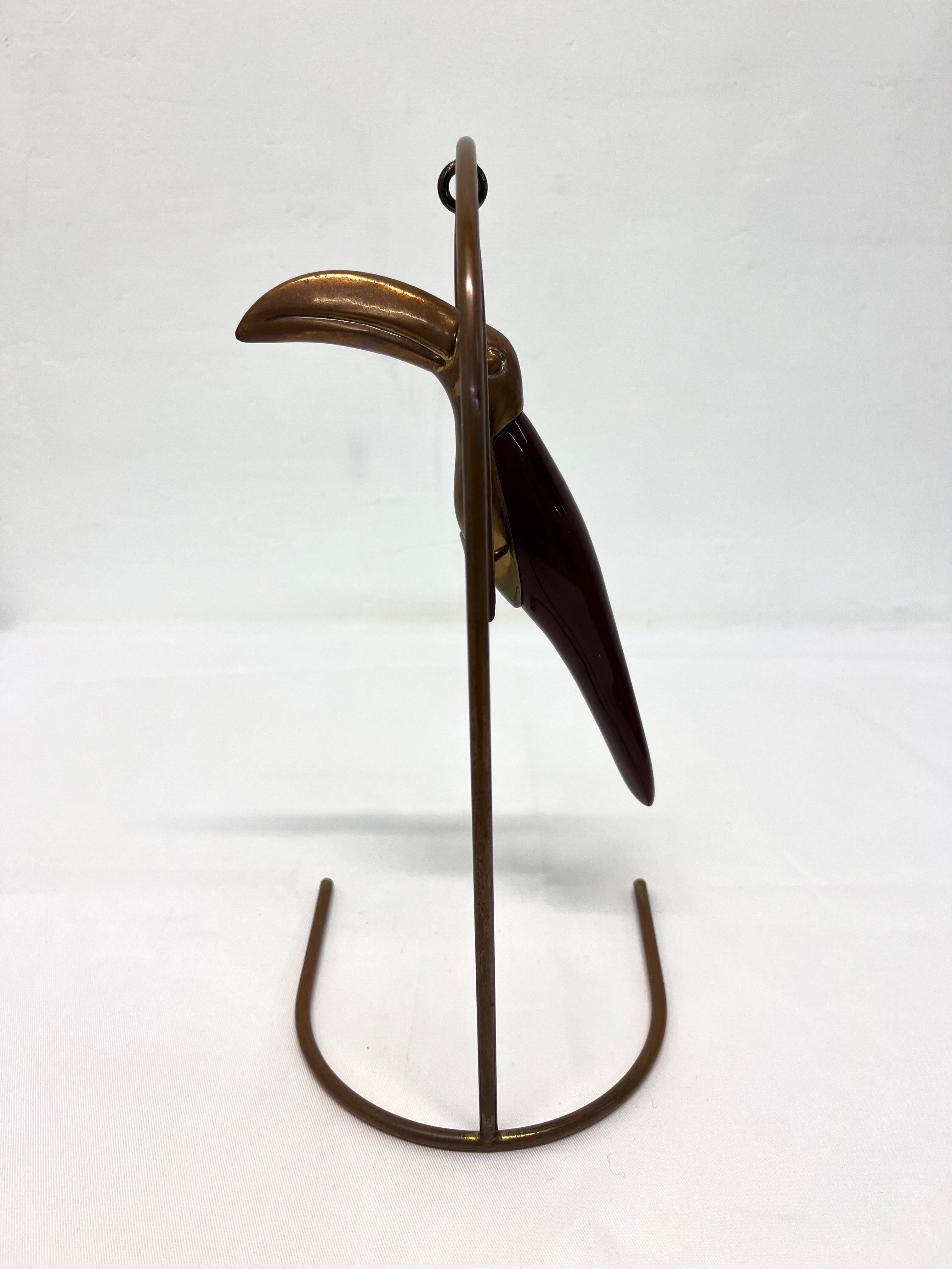 20th Century Brazilian Mid-Century Modern Brass and Resin Toucan on Stand, 1960s For Sale