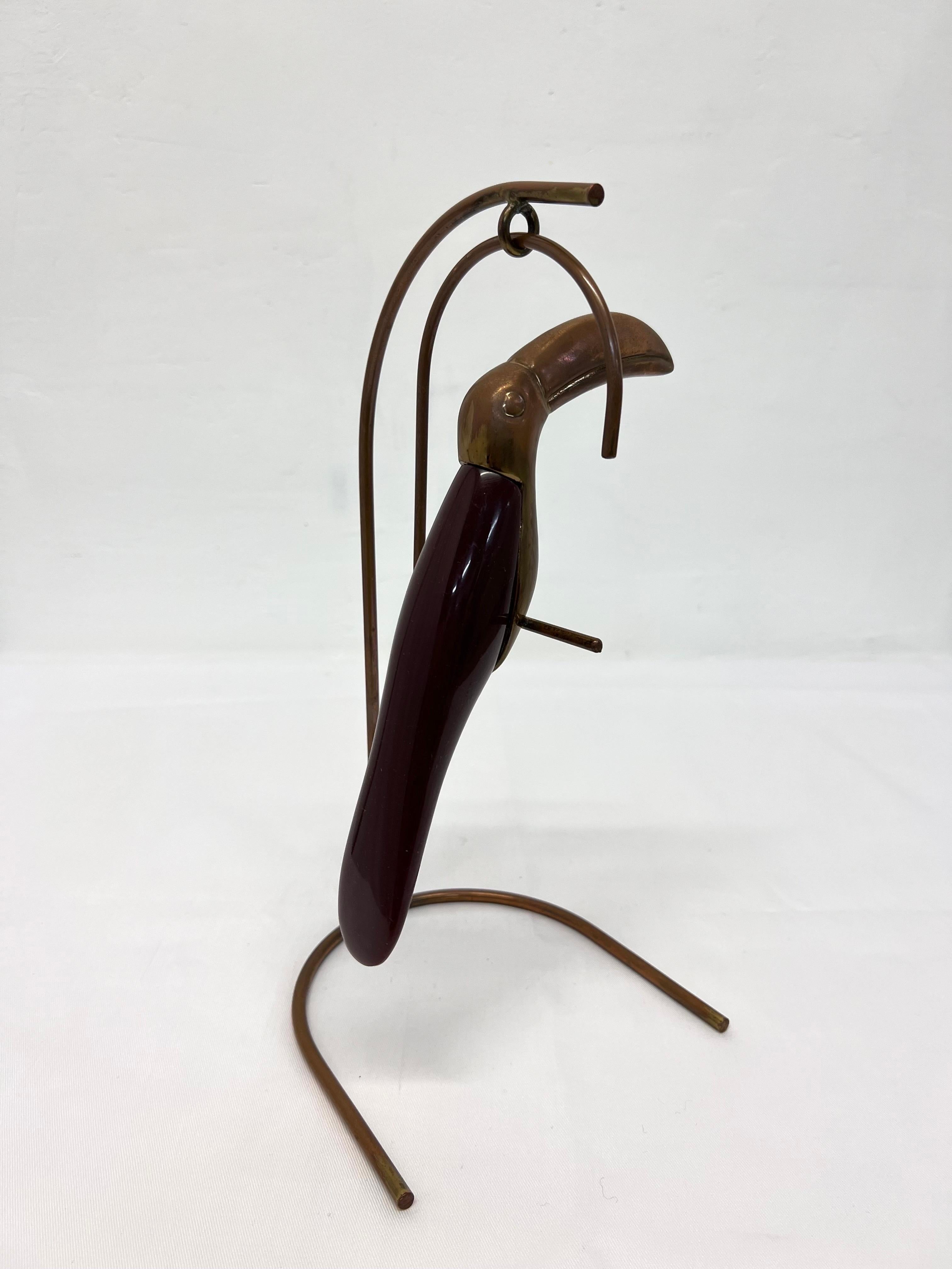 Brazilian Mid-Century Modern Brass and Resin Toucan on Stand, 1960s For Sale 3