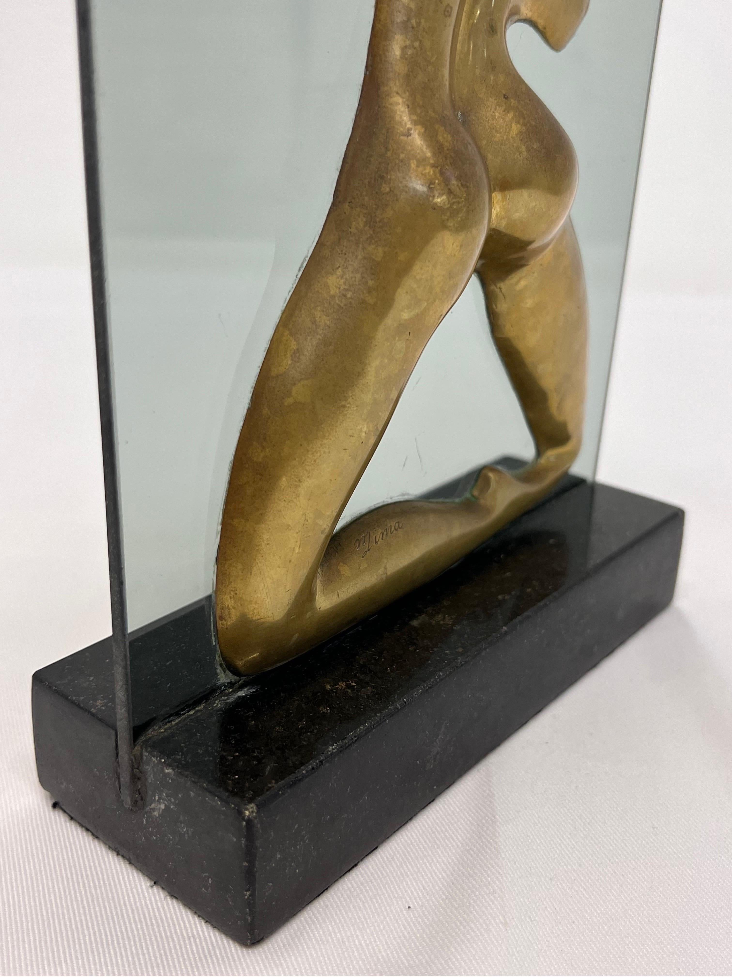 Brazilian Mid-Century Modern Bronze Sculpture on Glass and Granite Base, 1960s For Sale 7