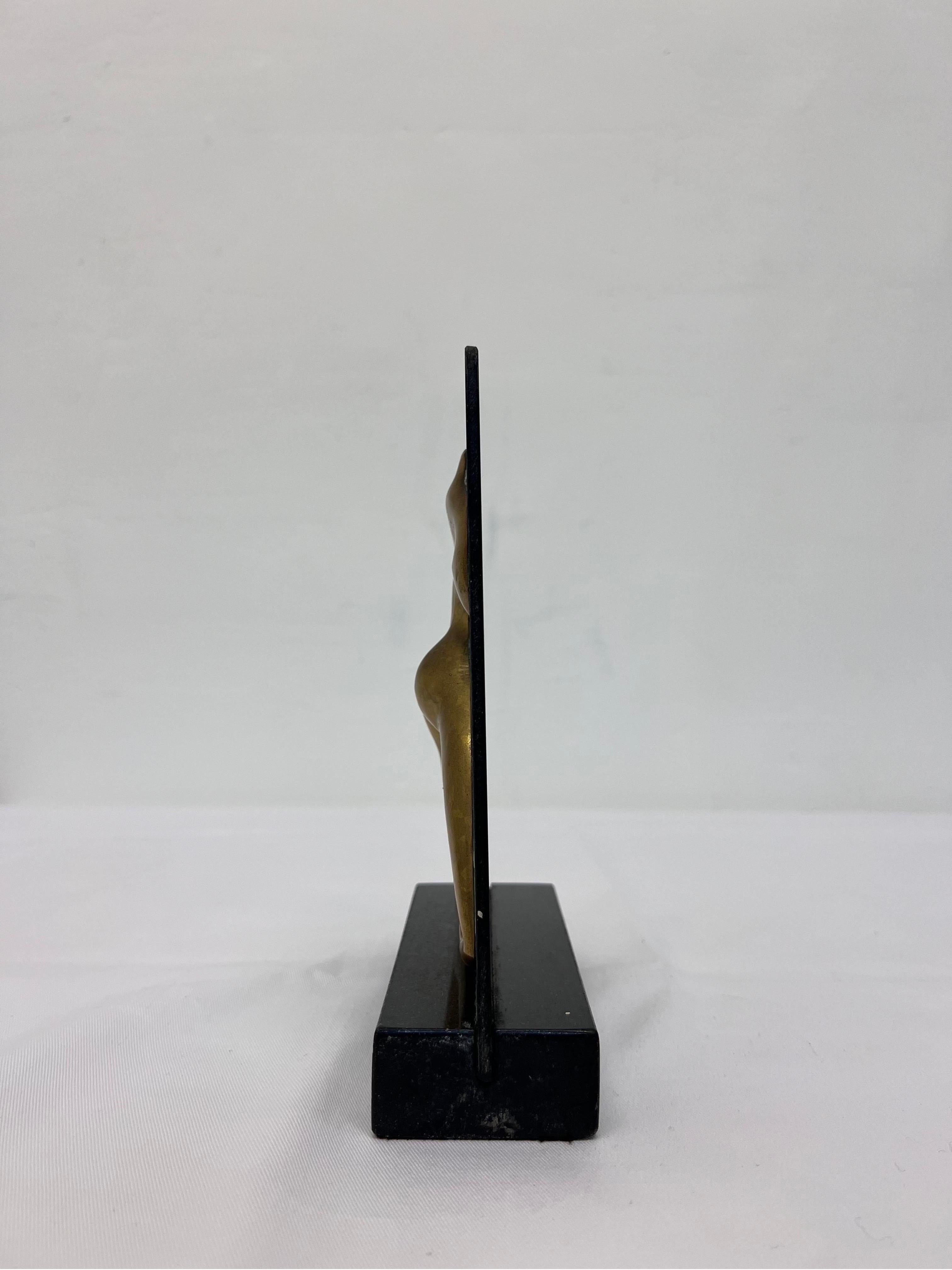 Brazilian Mid-Century Modern Bronze Sculpture on Glass and Granite Base, 1960s For Sale 2