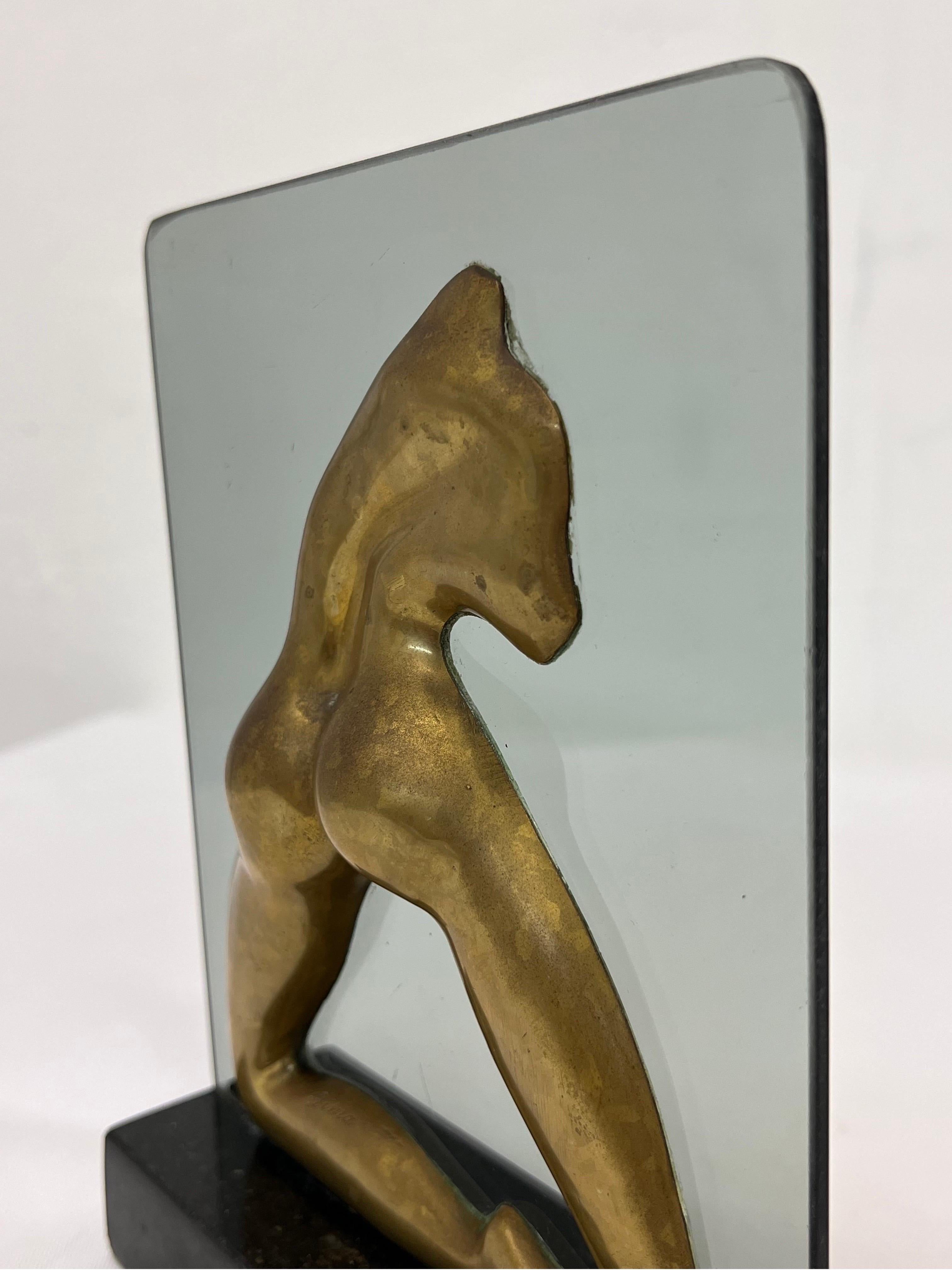 Brazilian Mid-Century Modern Bronze Sculpture on Glass and Granite Base, 1960s For Sale 4