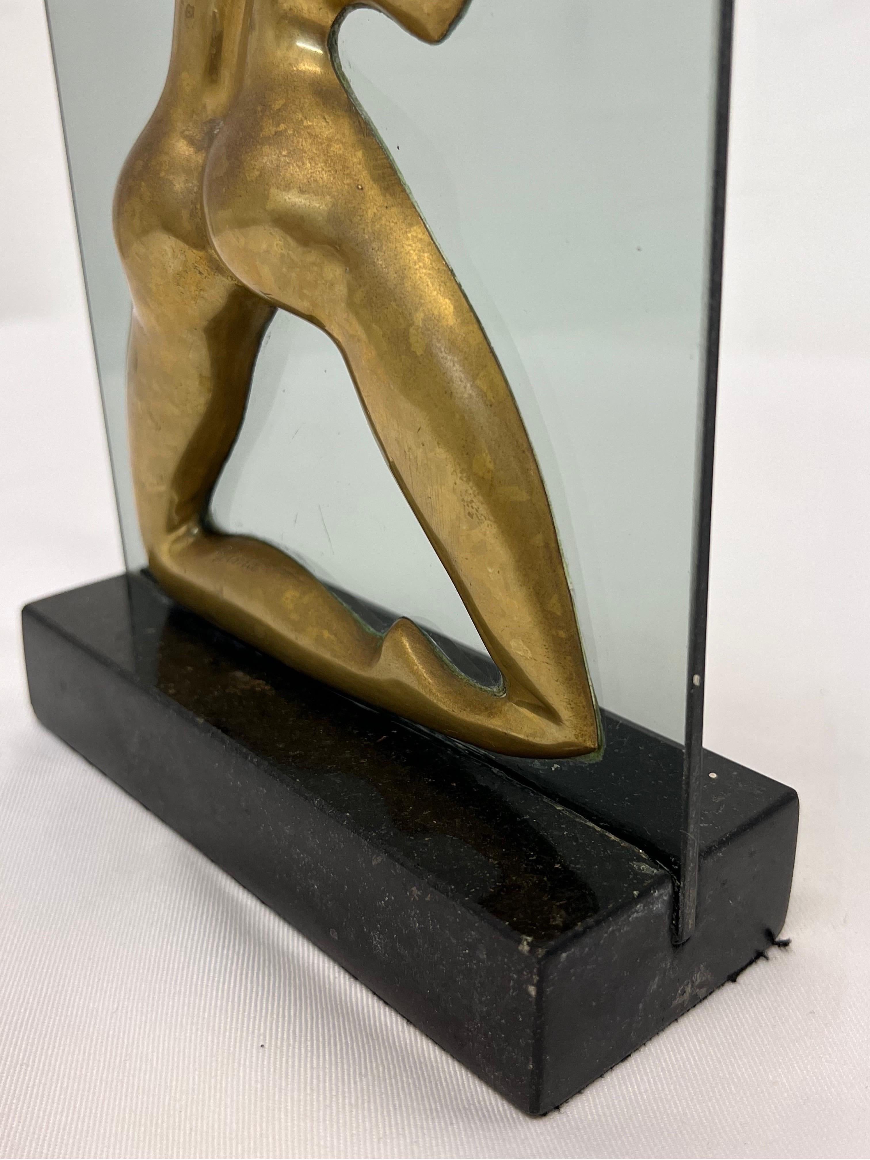 Brazilian Mid-Century Modern Bronze Sculpture on Glass and Granite Base, 1960s For Sale 5