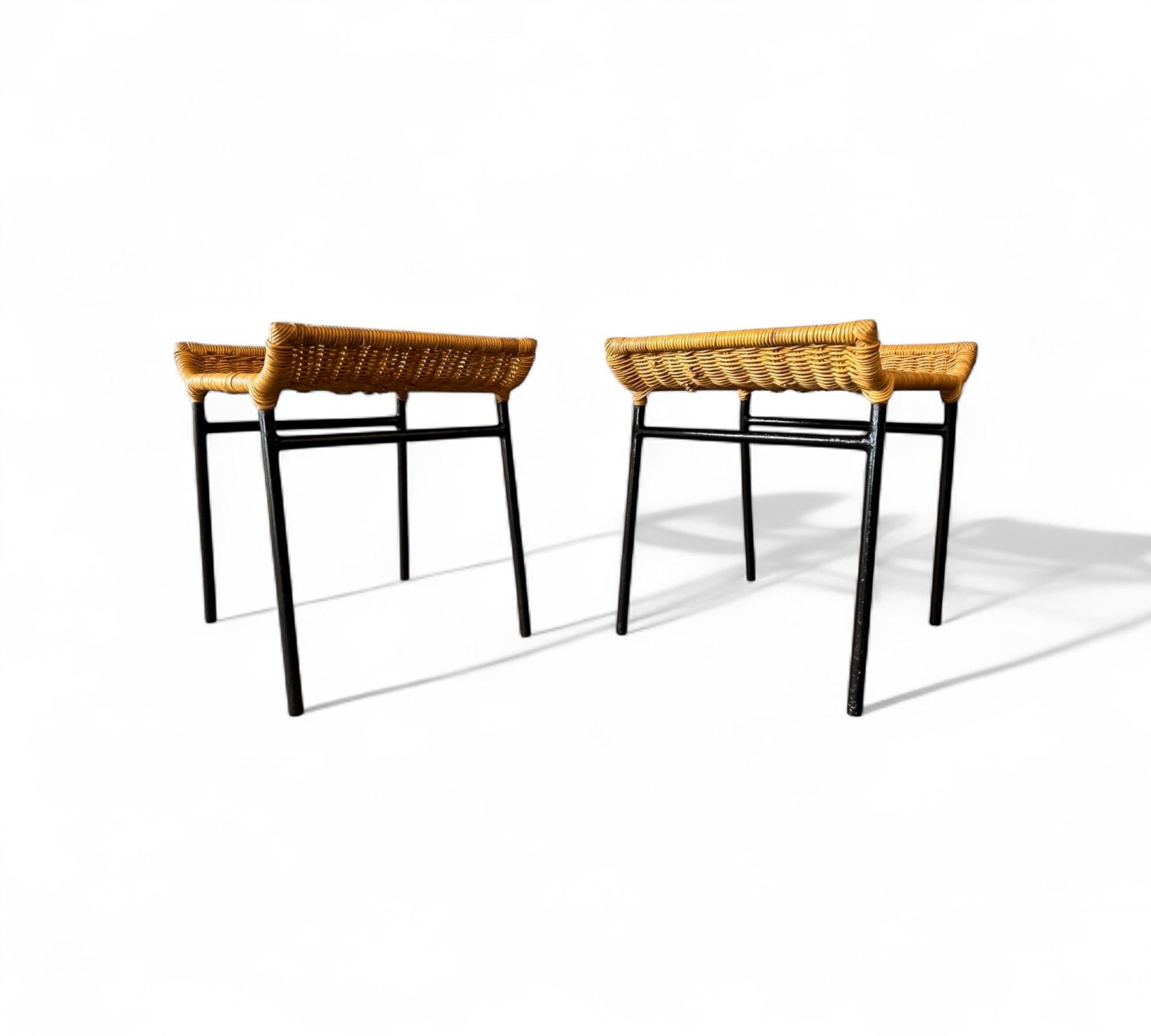 Brazilian Mid-Century Modern Caned Stools with Iron Frame, Carlo Hauner, 1950s im Angebot 2