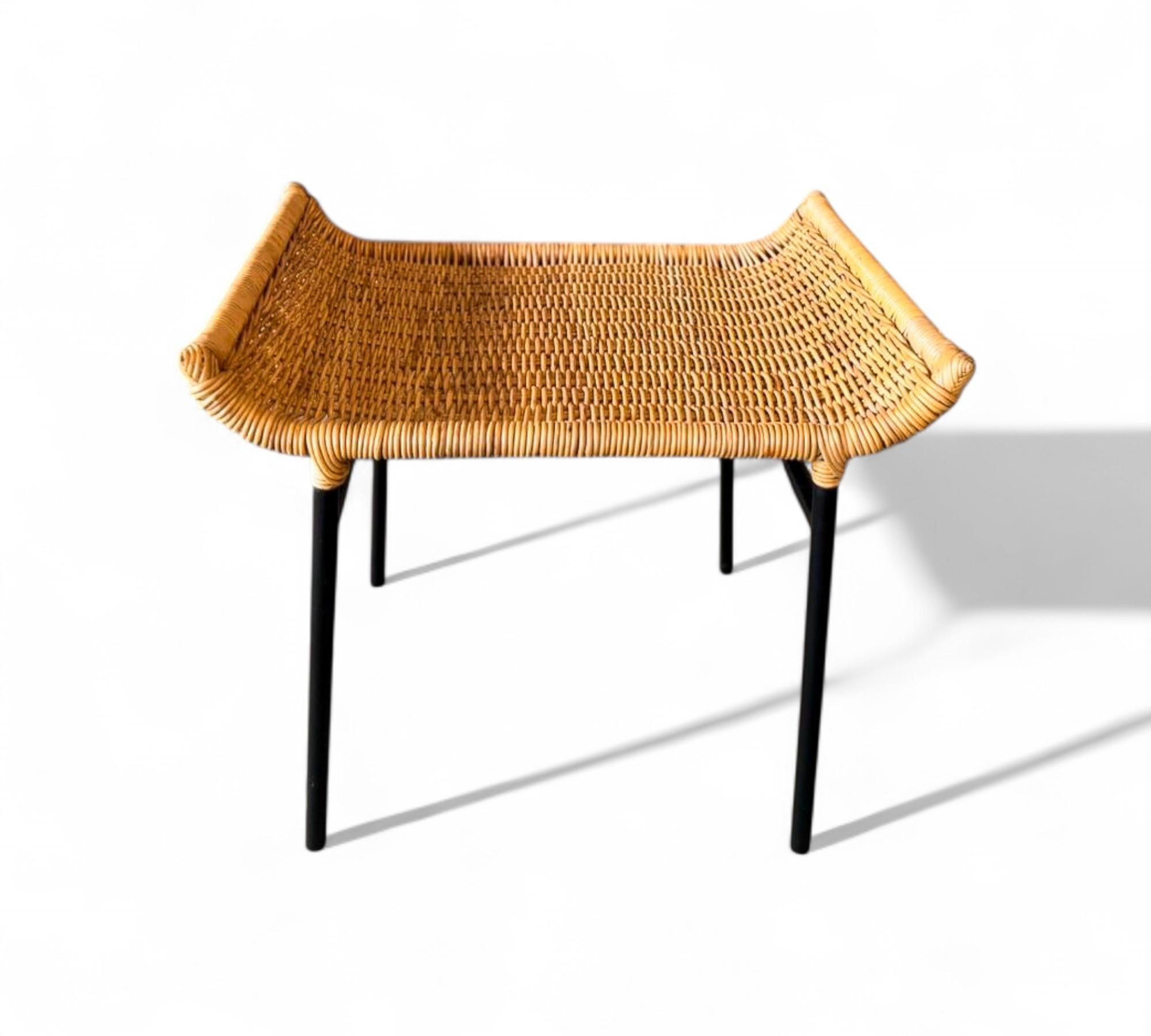 Brazilian Mid-Century Modern Caned Stools with Iron Frame, Carlo Hauner, 1950s im Angebot 3