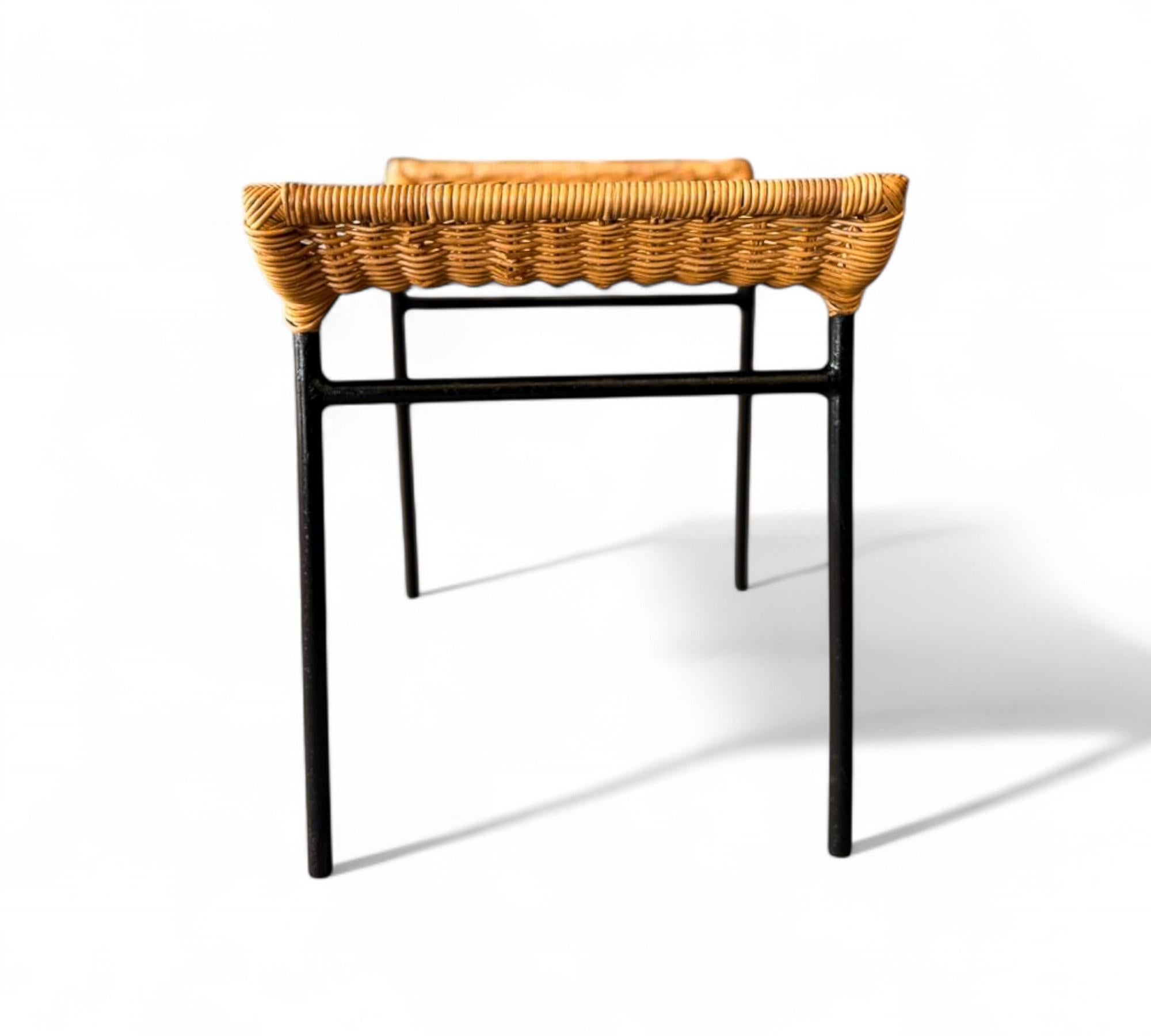 Brazilian Mid-Century Modern Caned Stools with Iron Frame, Carlo Hauner, 1950s im Angebot 4