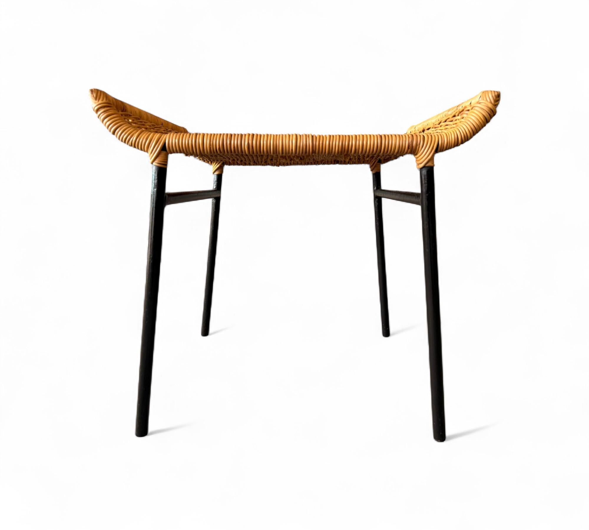 Brazilian Mid-Century Modern Caned Stools with Iron Frame, Carlo Hauner, 1950s im Angebot 5