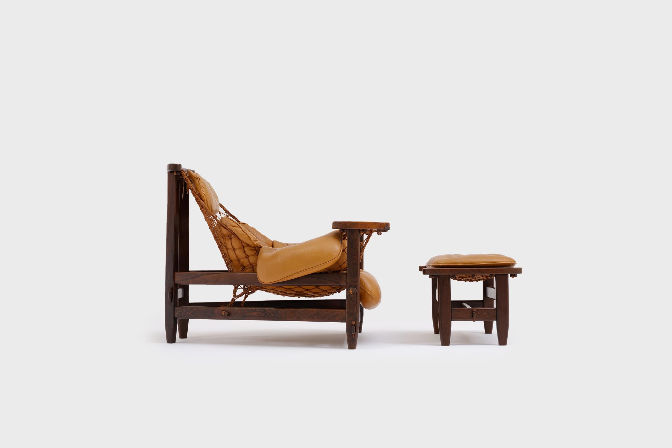 Mid-Century Modern Chaise longue et pouf 'Jangada', brésilienne, moderne du milieu du siècle, par Jean Gillon