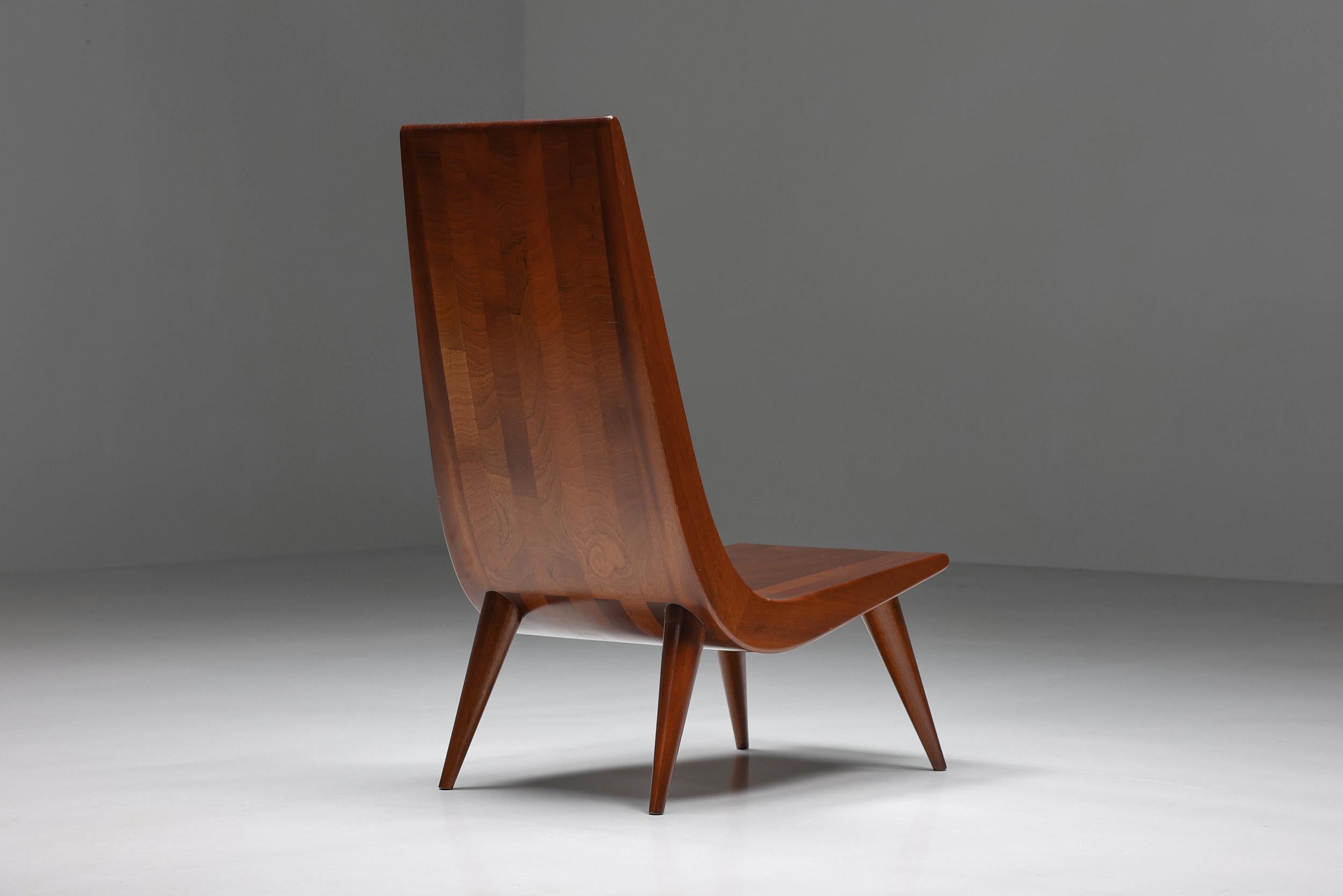 Brazilian Mid-Century Modern Lounge Chair in Walnut, Caldas, Niemayer Insp, 1970 In Excellent Condition In Antwerp, BE