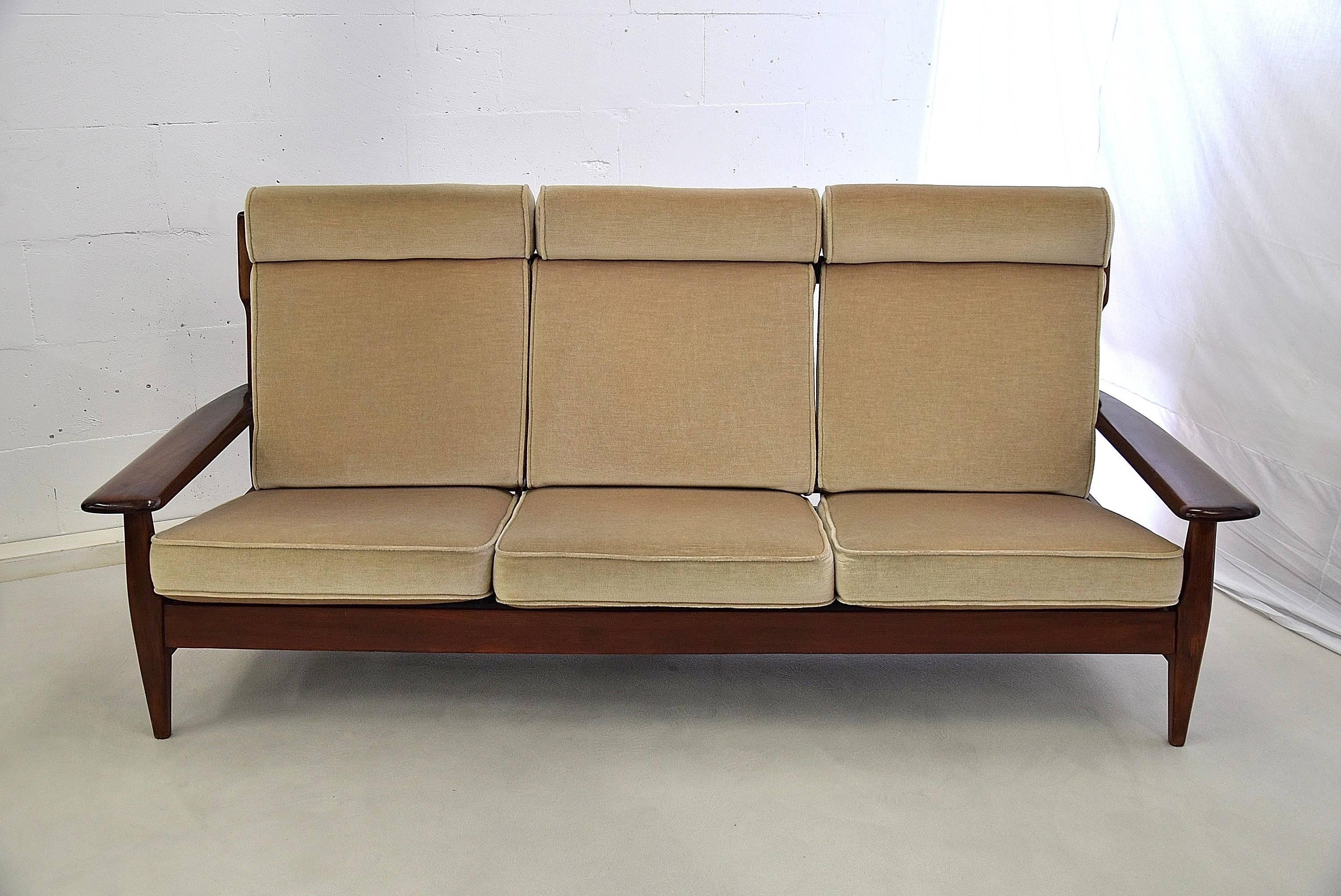 Brazilian Mid-Century Modern Jatoba and Beige Mohair Sofa For Sale 1