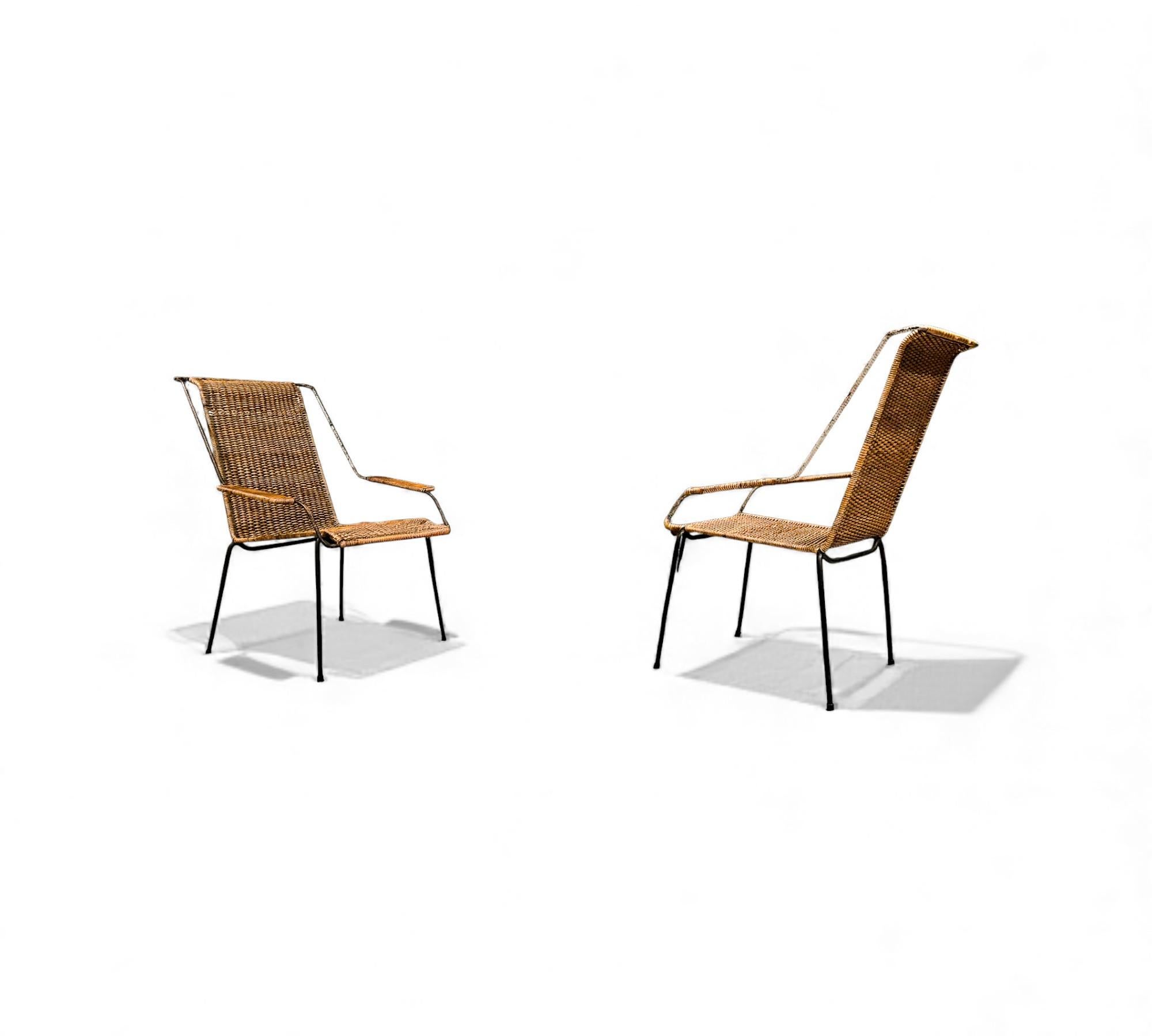 20ième siècle Brazilian Mid-Century Modern Pair of Armchairs Cane & Iron, Carlo Hauner, 1950s en vente