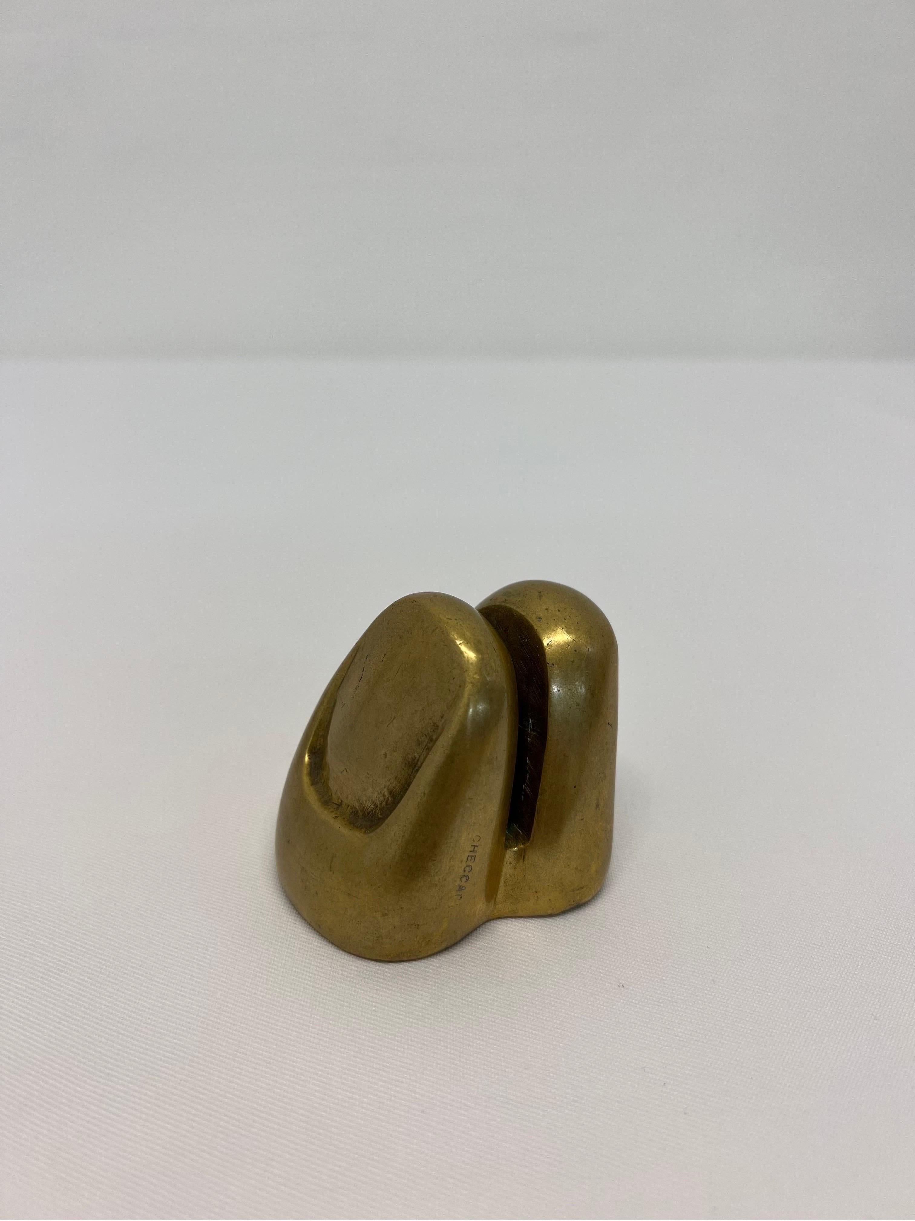 Brazilian mid-century modern bronze paperweight toe sculpture by Italian-Brazilian sculptor Pietrina Checcacci, 1960s. Signed.