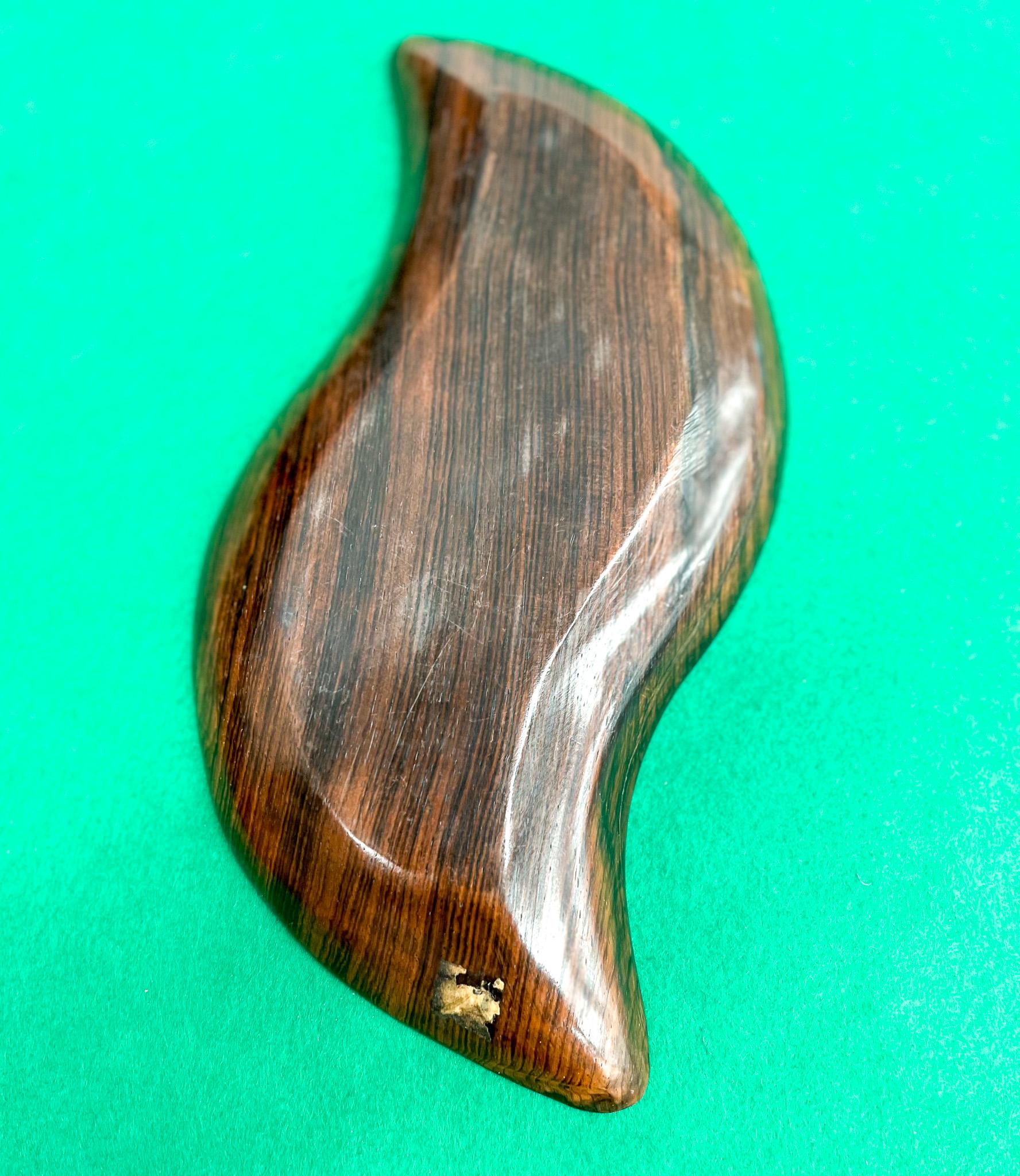 Brasilianische Mid-Century-Modern-Servierplatte aus brasilianischem Hartholz (Holzarbeit) im Angebot