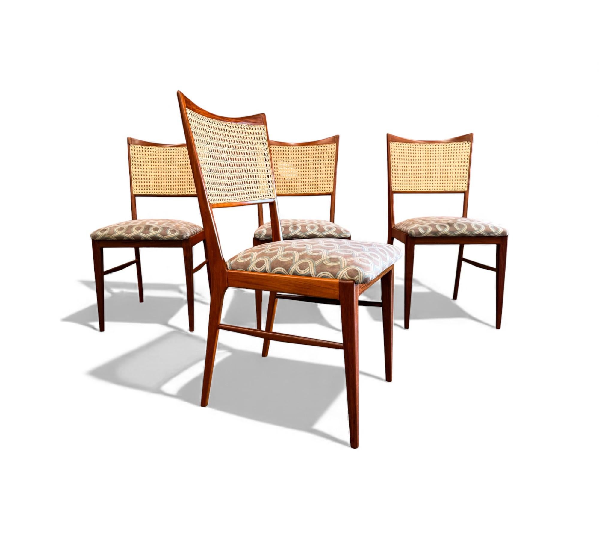 Ensemble de 4 chaises brésiliennes en bois dur et en rotin, inconnu, 1960s en vente 3