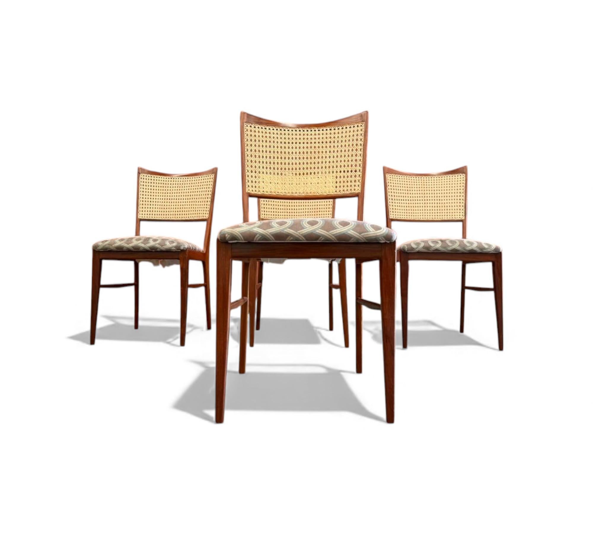 20ième siècle Ensemble de 4 chaises brésiliennes en bois dur et en rotin, inconnu, 1960s en vente