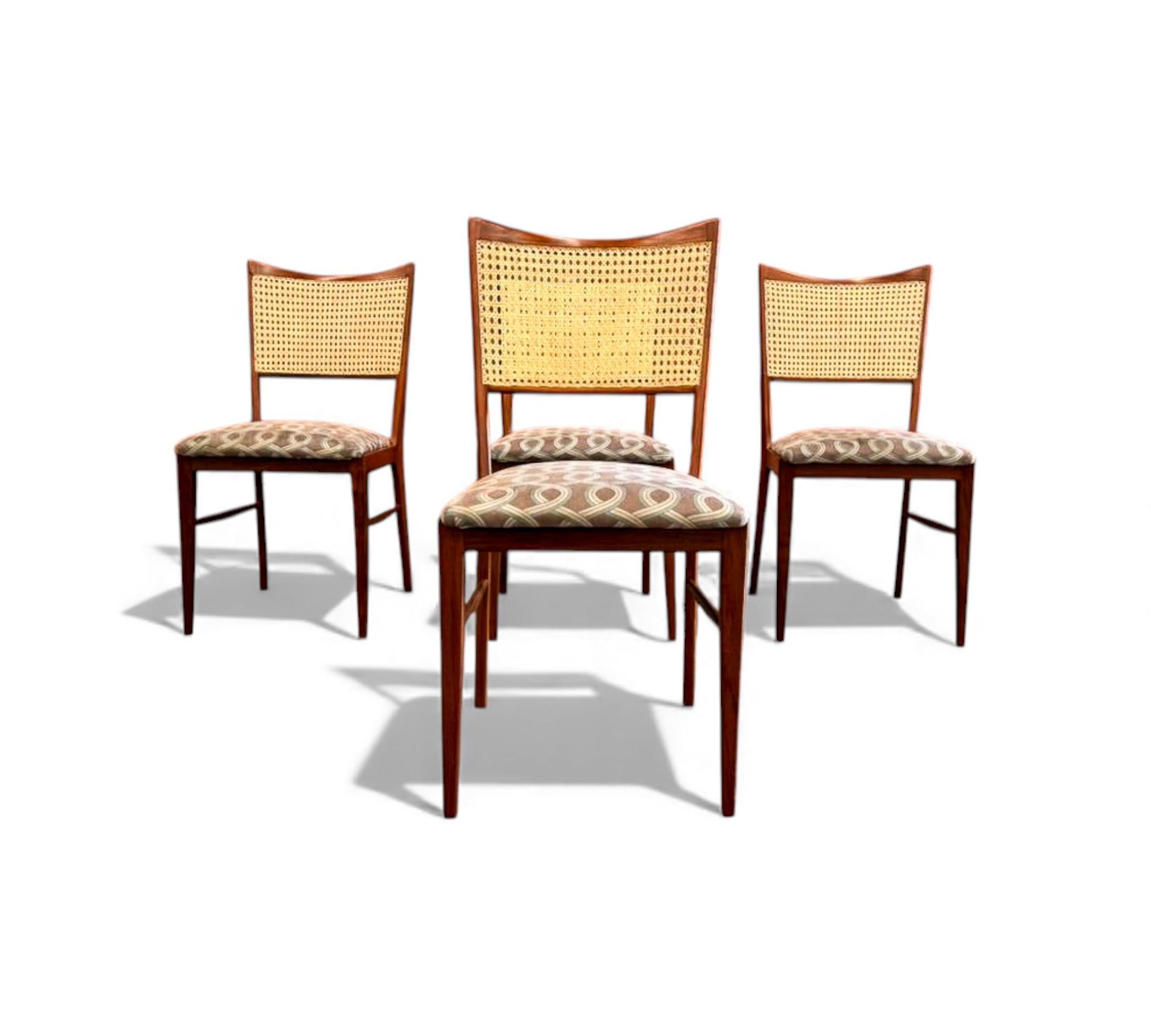Ensemble de 4 chaises brésiliennes en bois dur et en rotin, inconnu, 1960s en vente 1