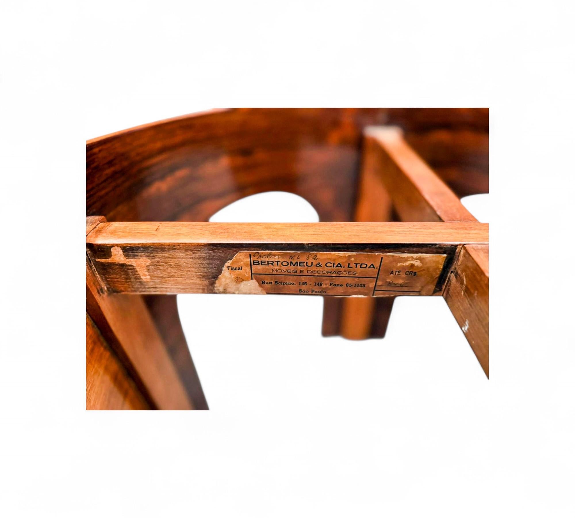 Table d'appoint brésilienne moderne du milieu du siècle en bois dur et laiton, Bertomeu, 1960 en vente 3