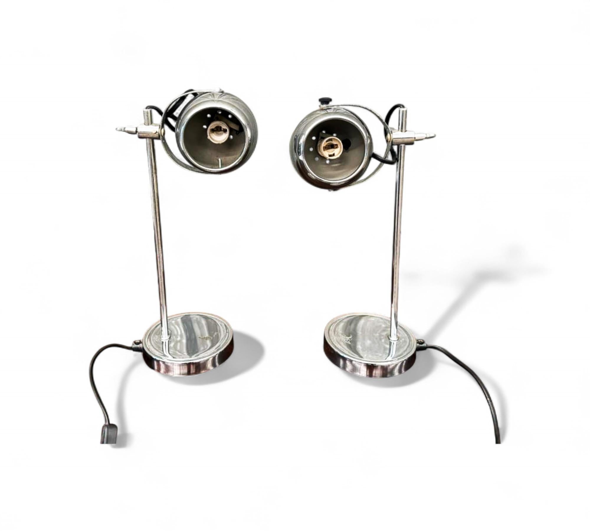 Lámparas de mesa modernas brasileñas de mediados de siglo chapadas en cromo, Desconocido, Años 60 en venta 2