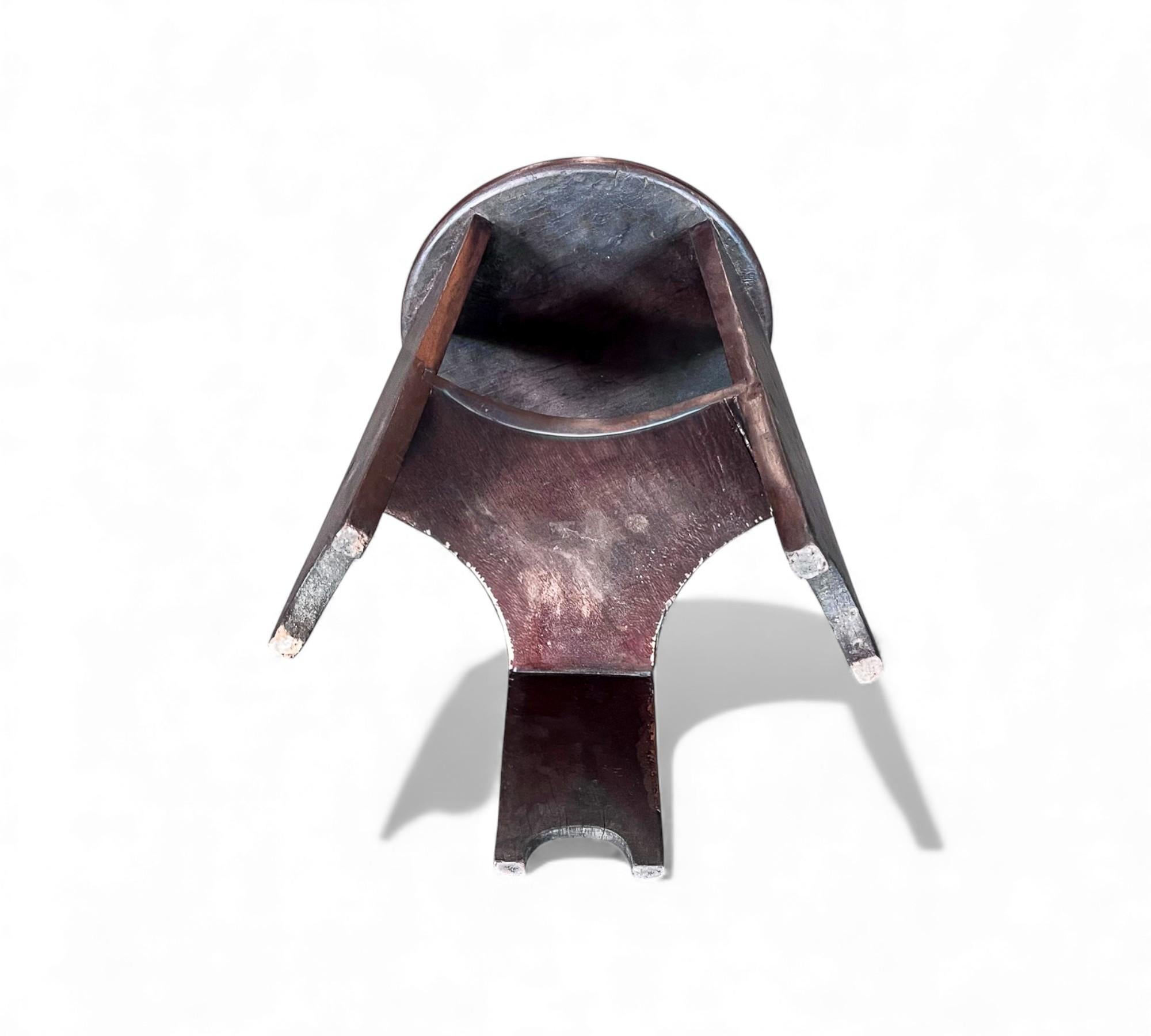 Taburete Redondo Brasileño de Tres Patas Moderno de Mitad de Siglo en Madera Dura, Cimo en venta 3