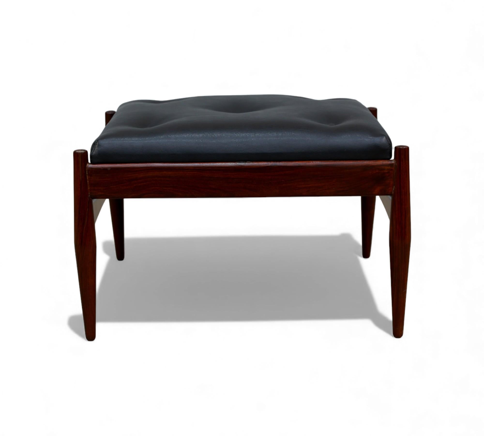 Brazilian Mid-Century Ottoman in Hardwood & Leather, Liceu de Artes, 1960s im Zustand „Gut“ im Angebot in New York, NY