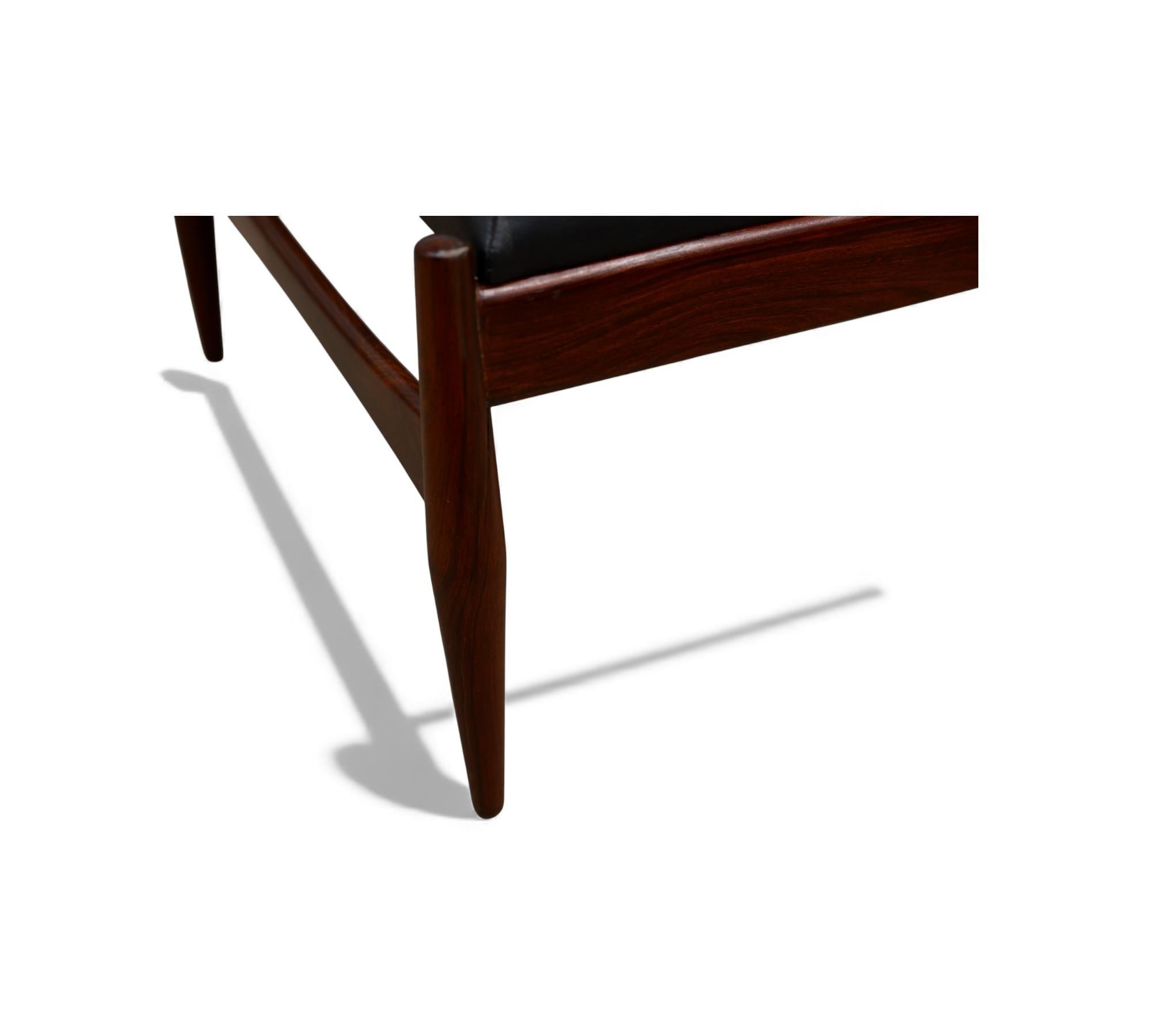 Brazilian Mid-Century Ottoman in Hardwood & Leather, Liceu de Artes, 1960s (Leder) im Angebot