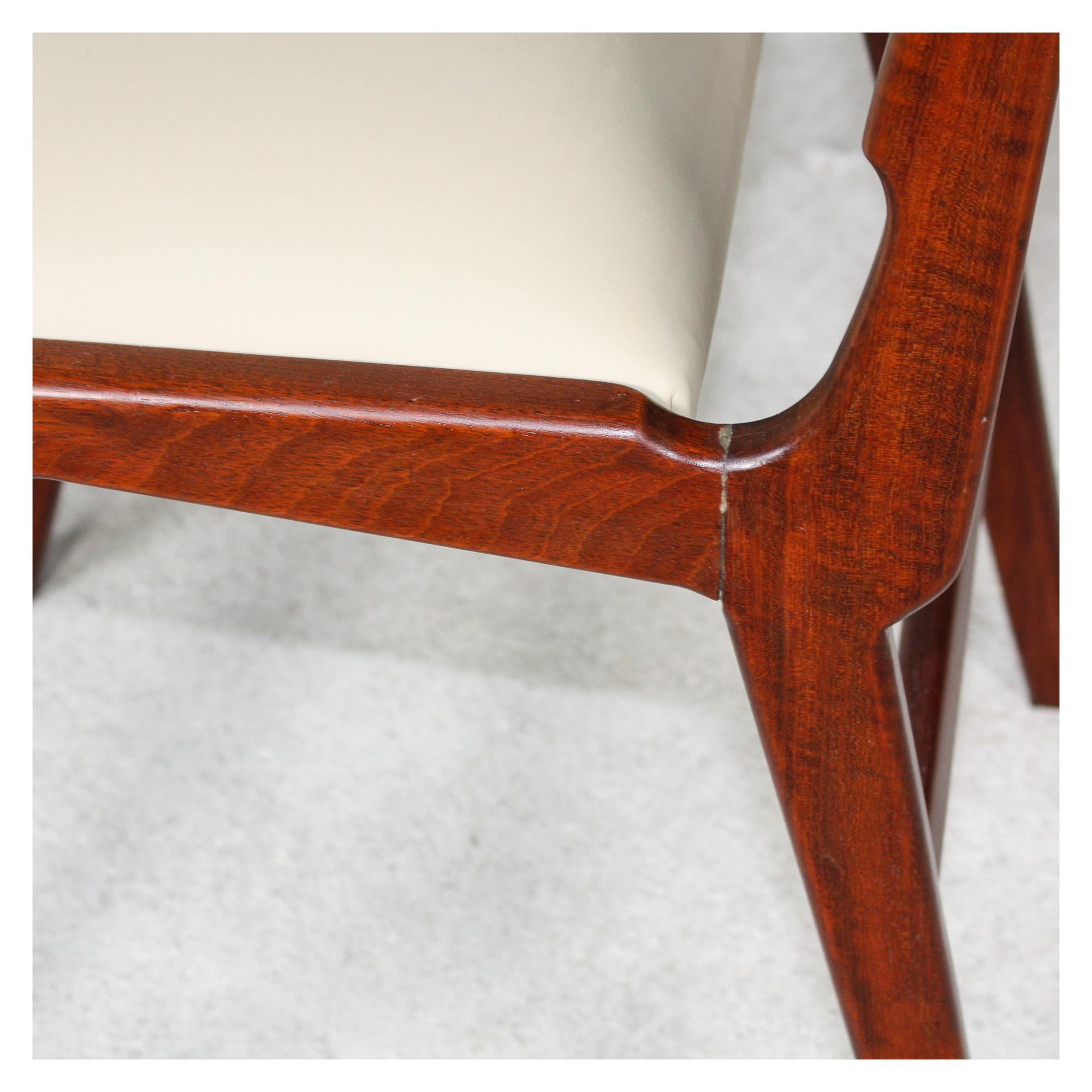 Brazilian Mid-Century Set of Two Chairs in Hardwood and Leather by Forma, 1950s For Sale 3