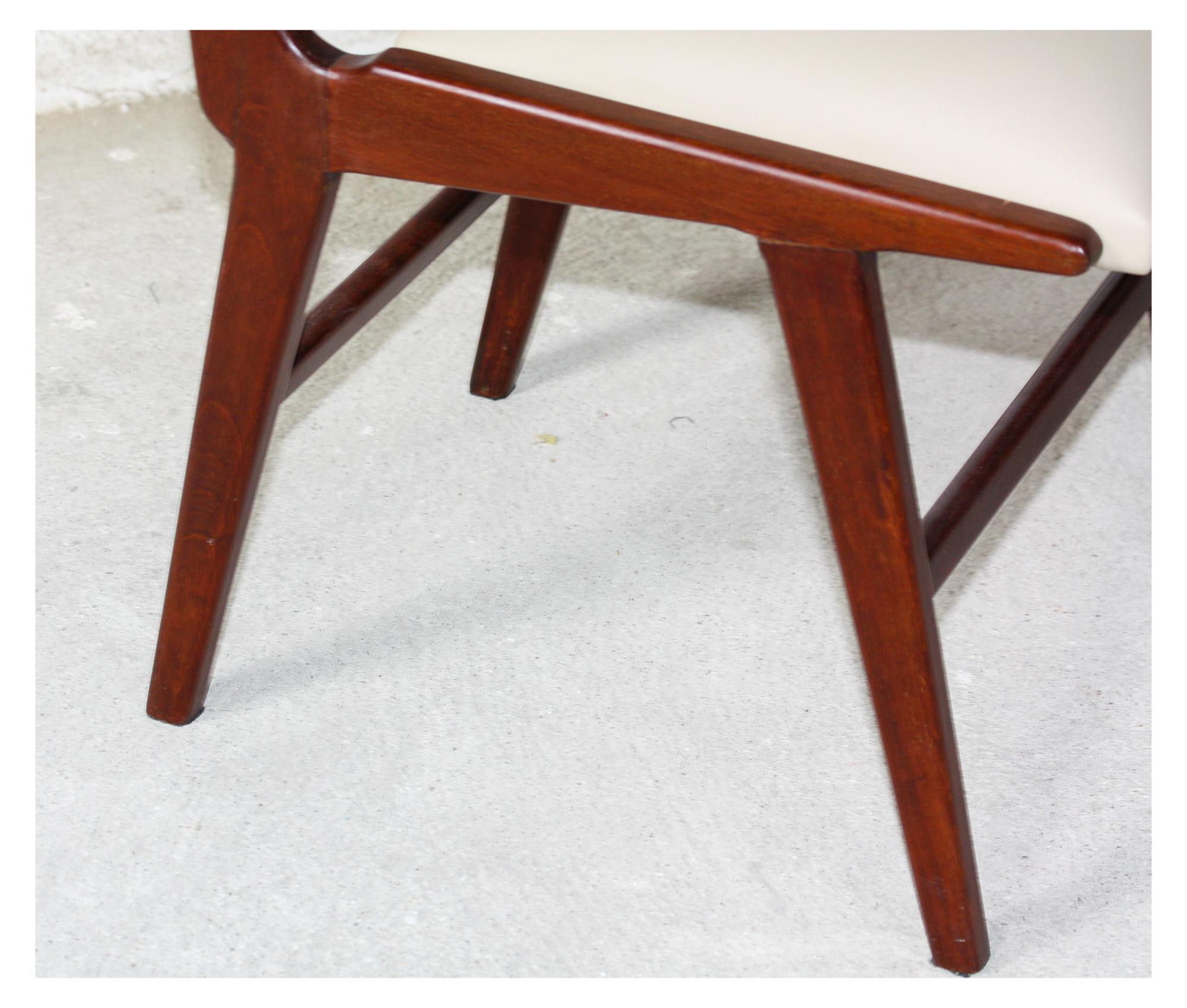 Venezuelan Brazilian Mid-Century Set of Two Chairs in Hardwood and Leather by Forma, 1950s For Sale