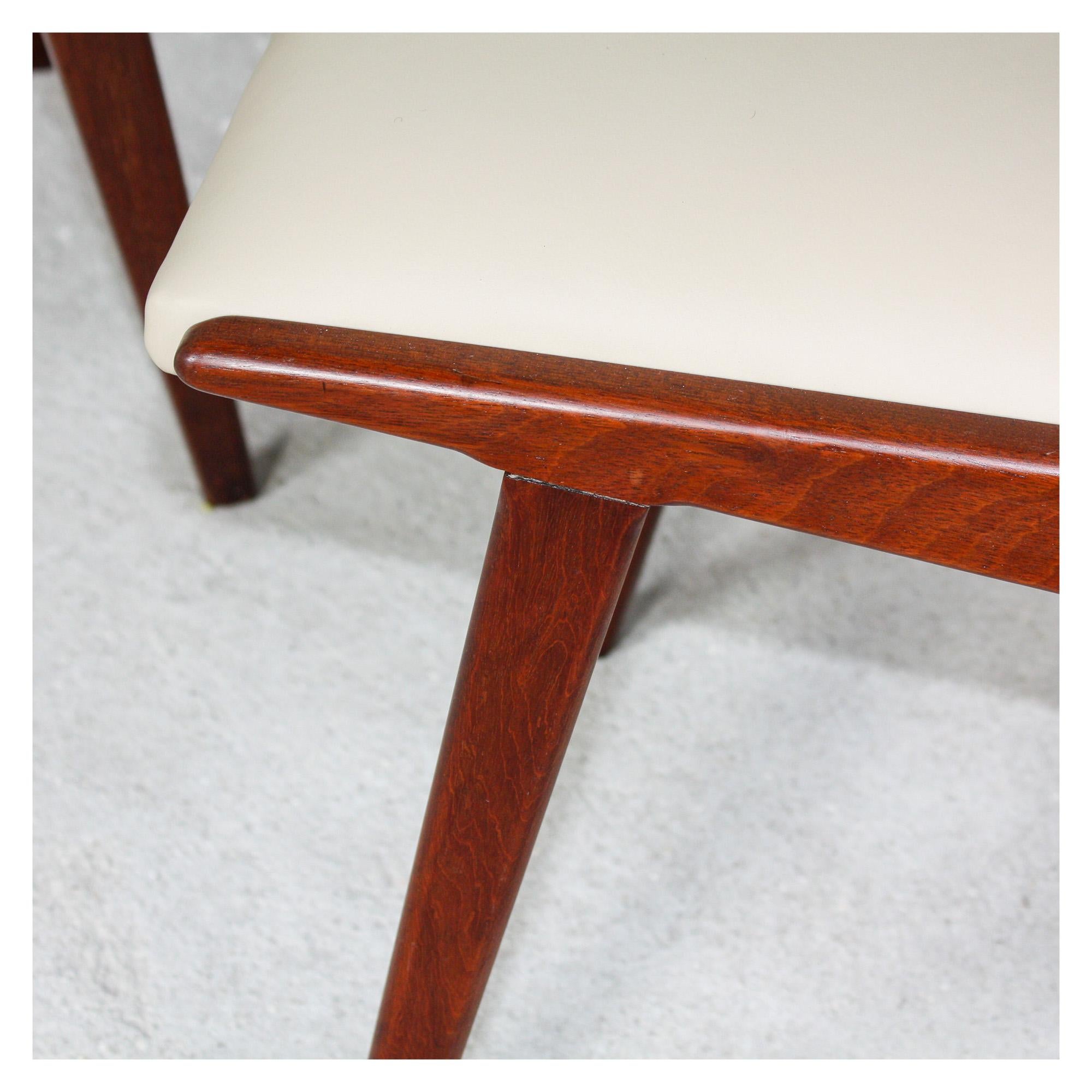 Brazilian Mid-Century Set of Two Chairs in Hardwood and Leather by Forma, 1950s For Sale 2