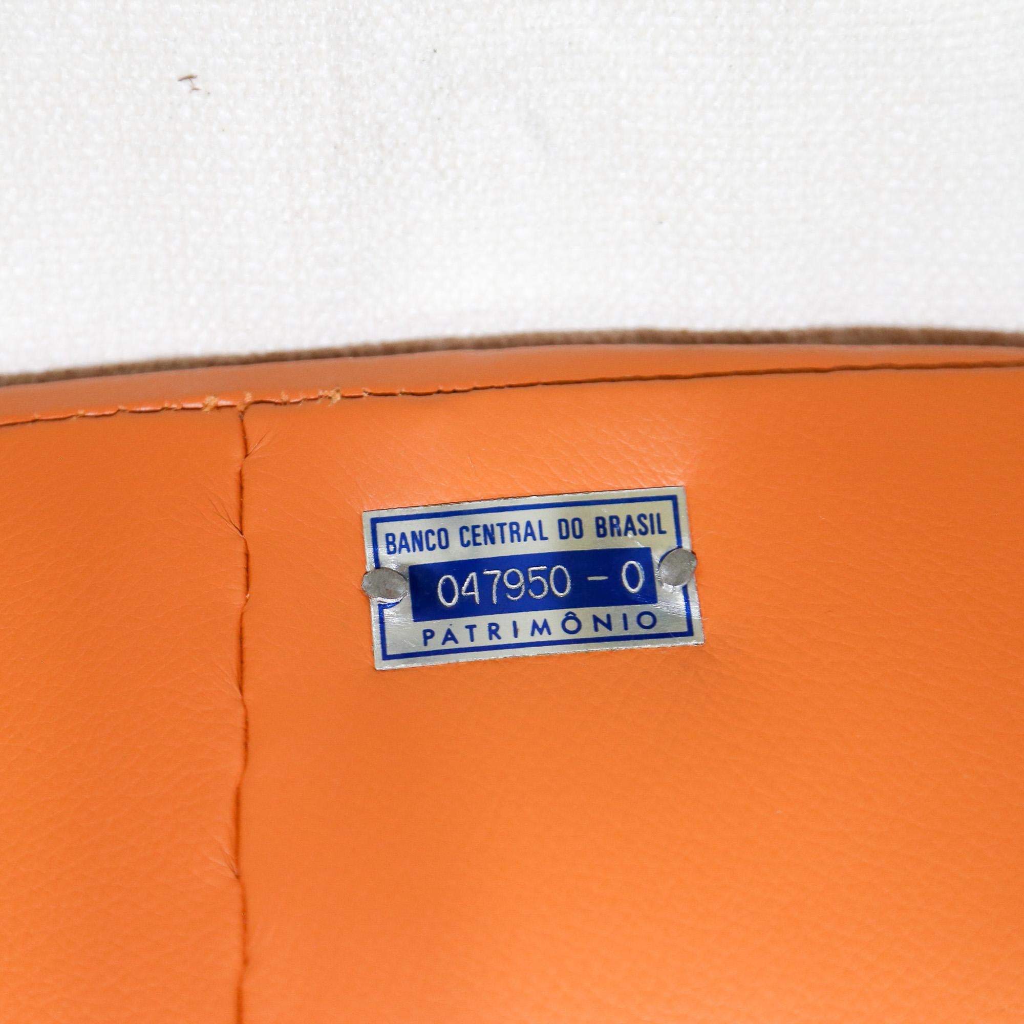 Ferronnerie Ensemble de deux chaises pivotantes brésiliennes du milieu du siècle dernier par Forma, vers 1970 en vente