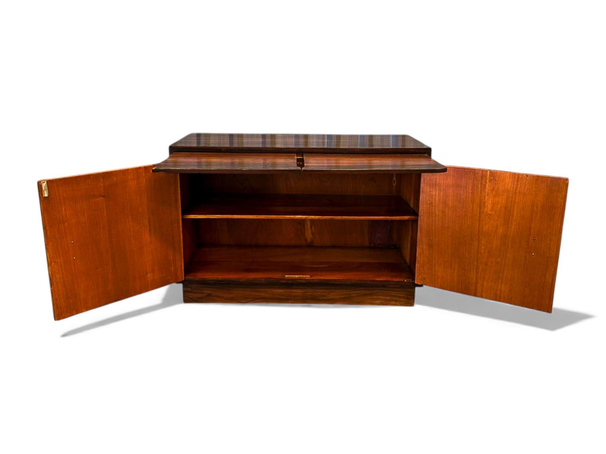 Credenza brasiliana di metà secolo in legno duro, Ando & Cia, anni '60 in vendita 2