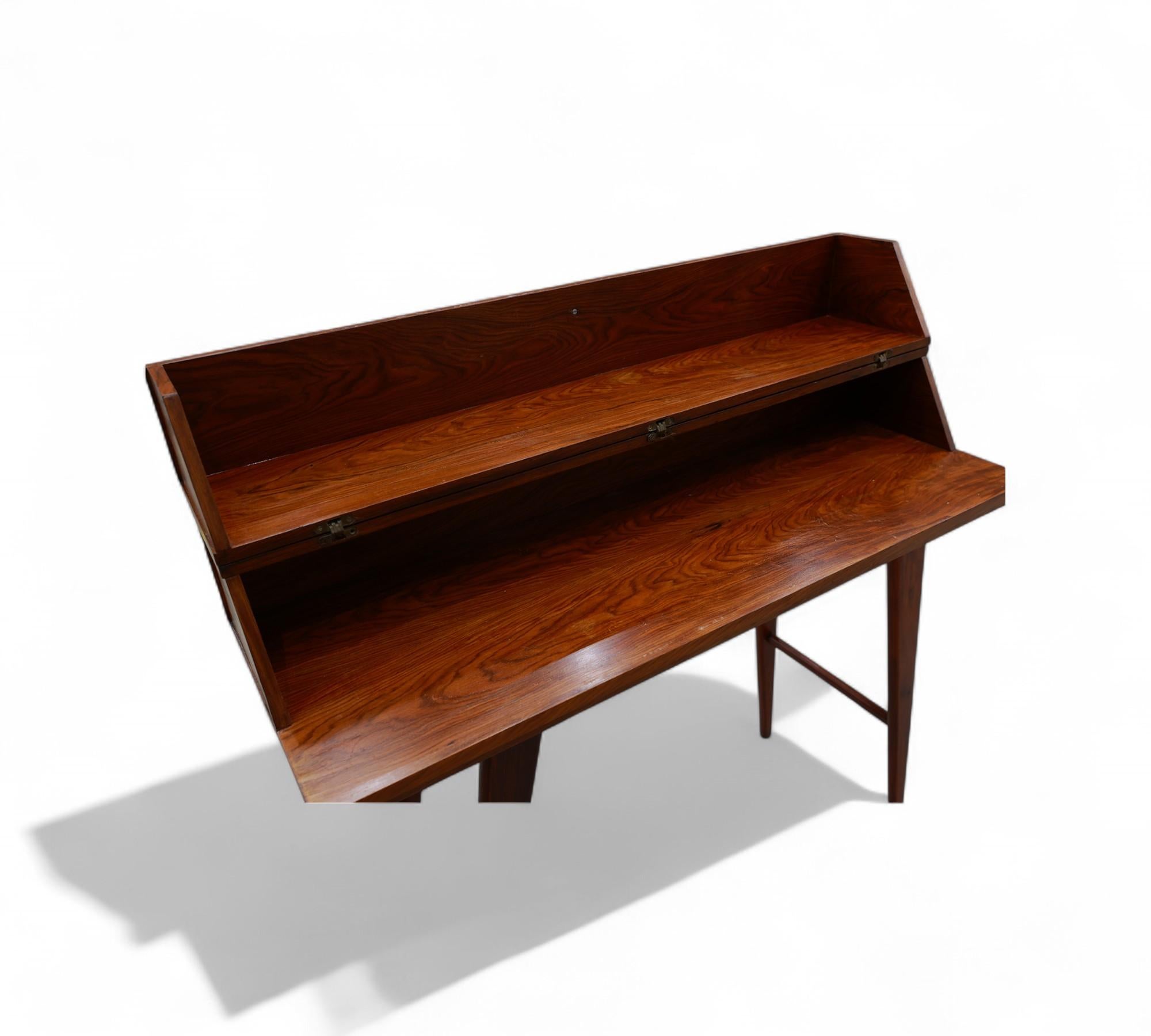 Buffet brésilien du milieu du siècle en bois dur avec ouverture frontale, Unknown, années 1960 en vente 5