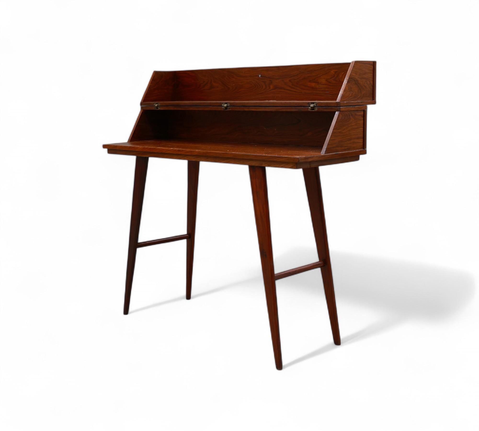 Travail du bois Buffet brésilien du milieu du siècle en bois dur avec ouverture frontale, Unknown, années 1960 en vente