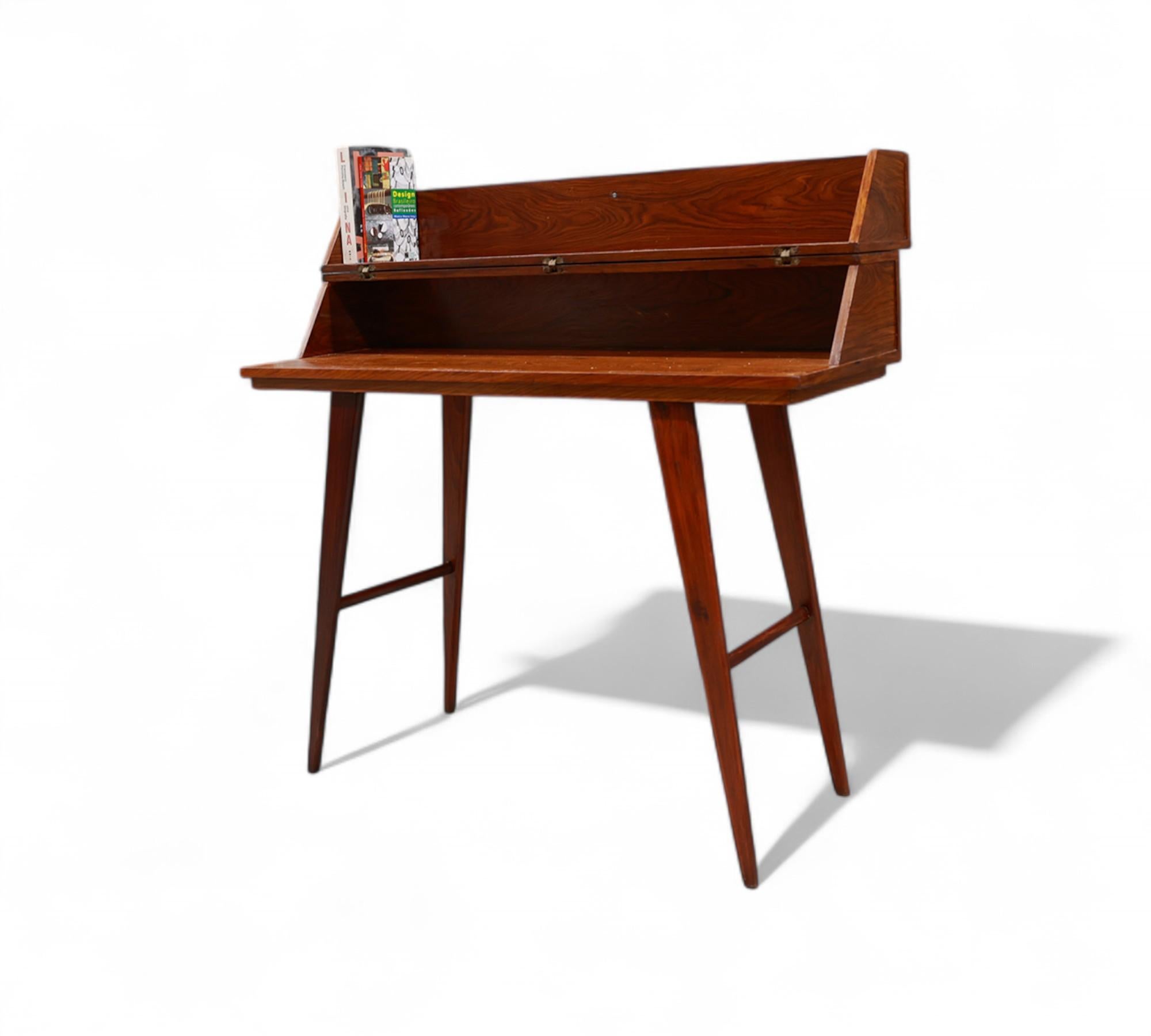 20ième siècle Buffet brésilien du milieu du siècle en bois dur avec ouverture frontale, Unknown, années 1960 en vente