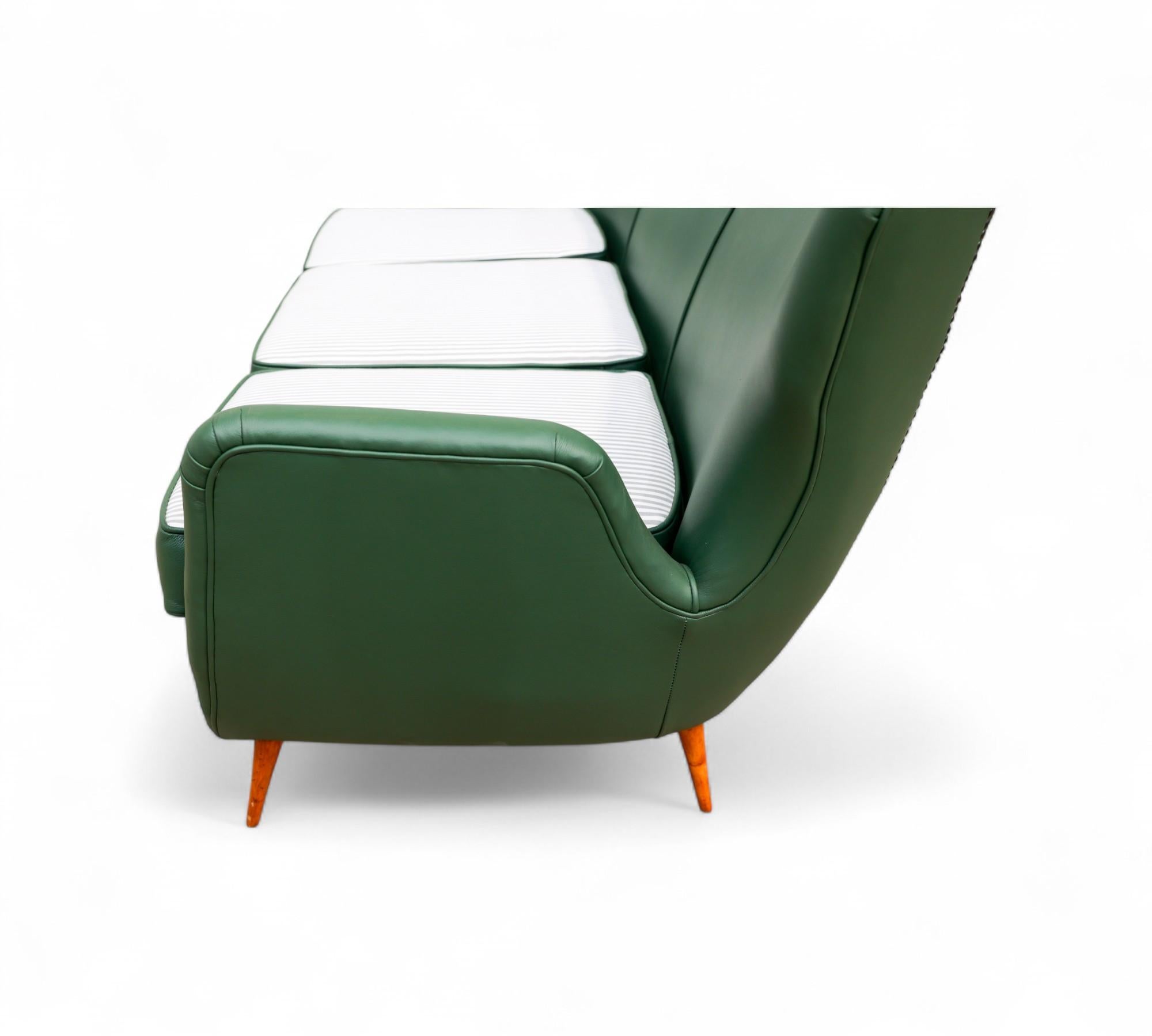Brazilian Mid-Century Sofa in Hardwood, Leather and Fabric by Carlo Hauner 1950s For Sale 3