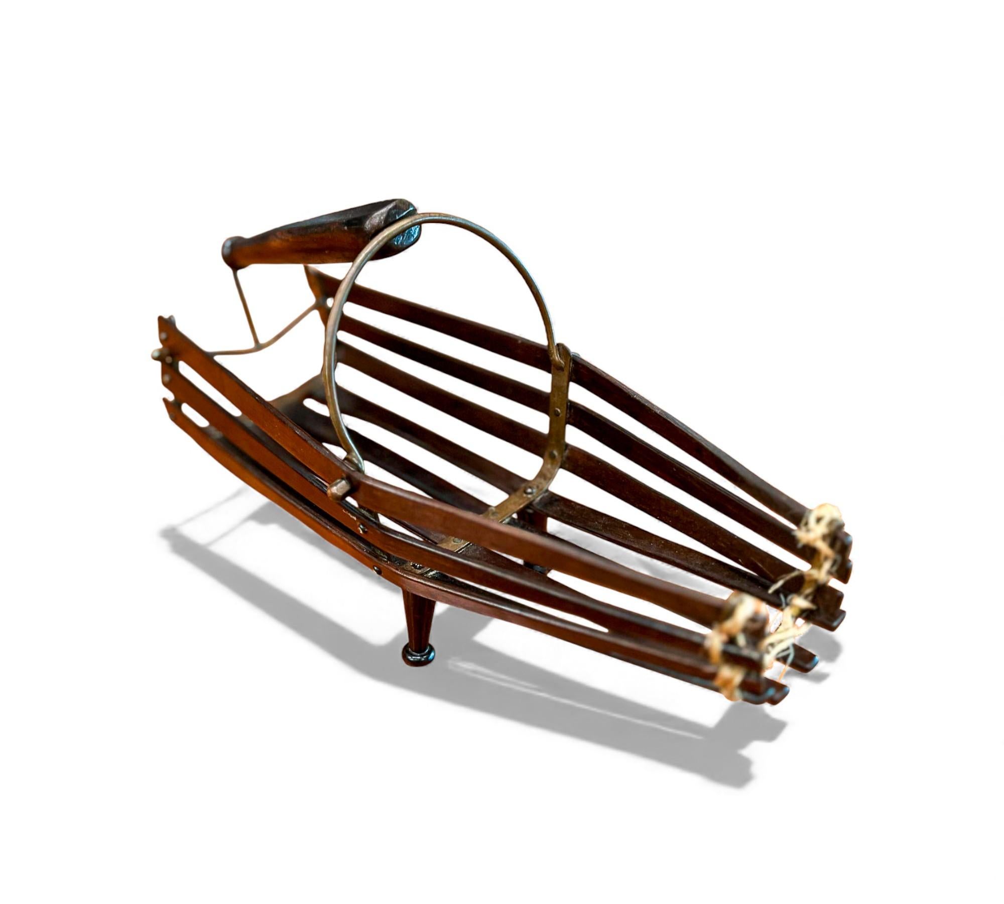 Brasilianischer Weinhalter aus der Mitte des Jahrhunderts aus Hartholz und Metall, Unbekannt, 1960er Jahre (20. Jahrhundert) im Angebot