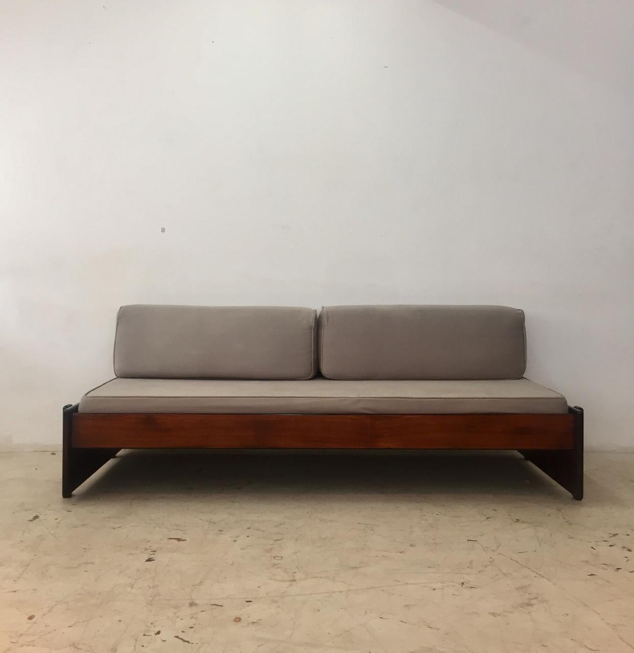 Brazilian Midcentury, Daybed in Rosewood, Celina Zilberberg, circa 1950 In Excellent Condition In Sao Paulo, SP