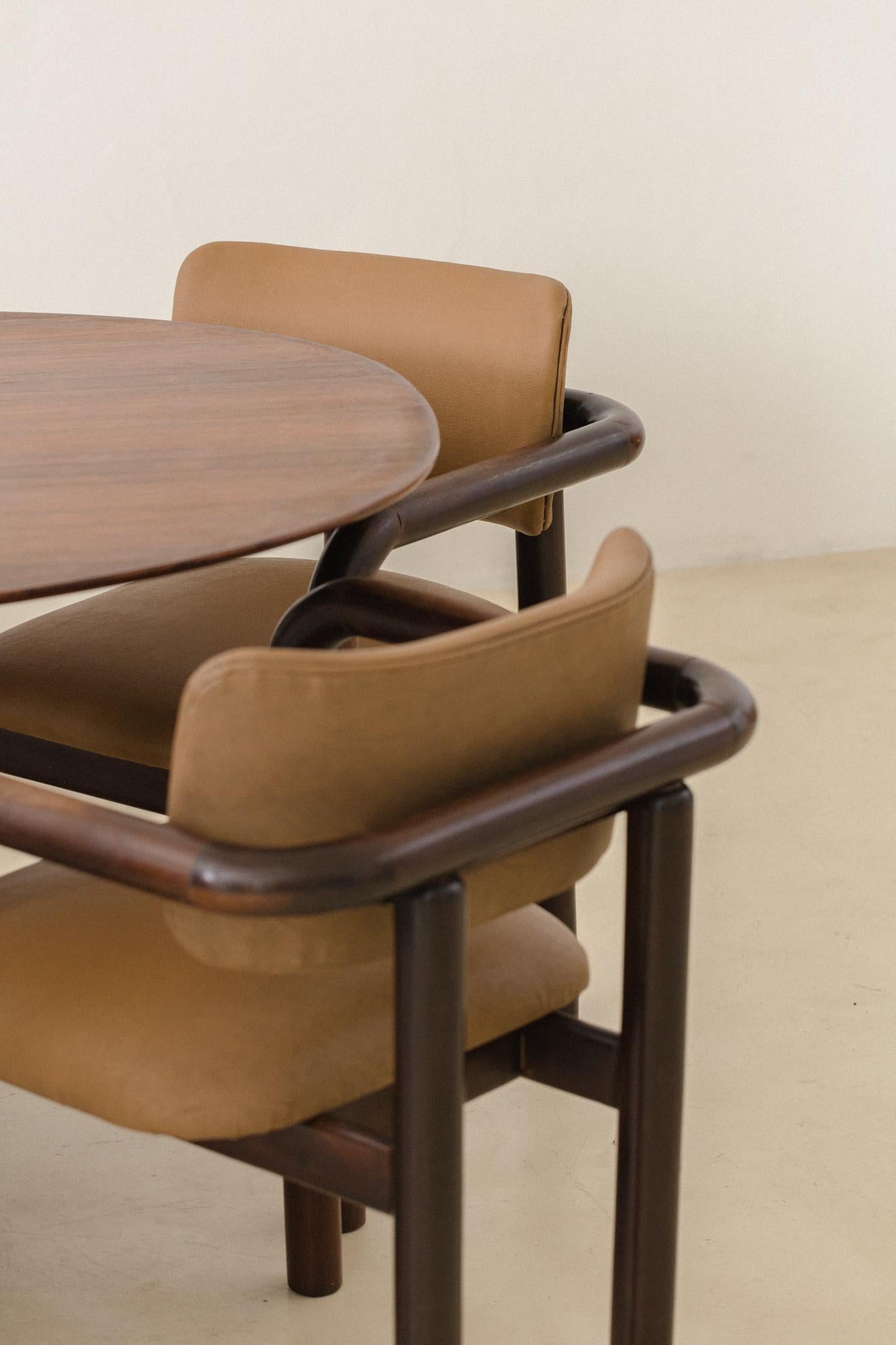 Brazilian Midcentury Dining Table in Rosewood, Unknown designer, 1960s For Sale 5