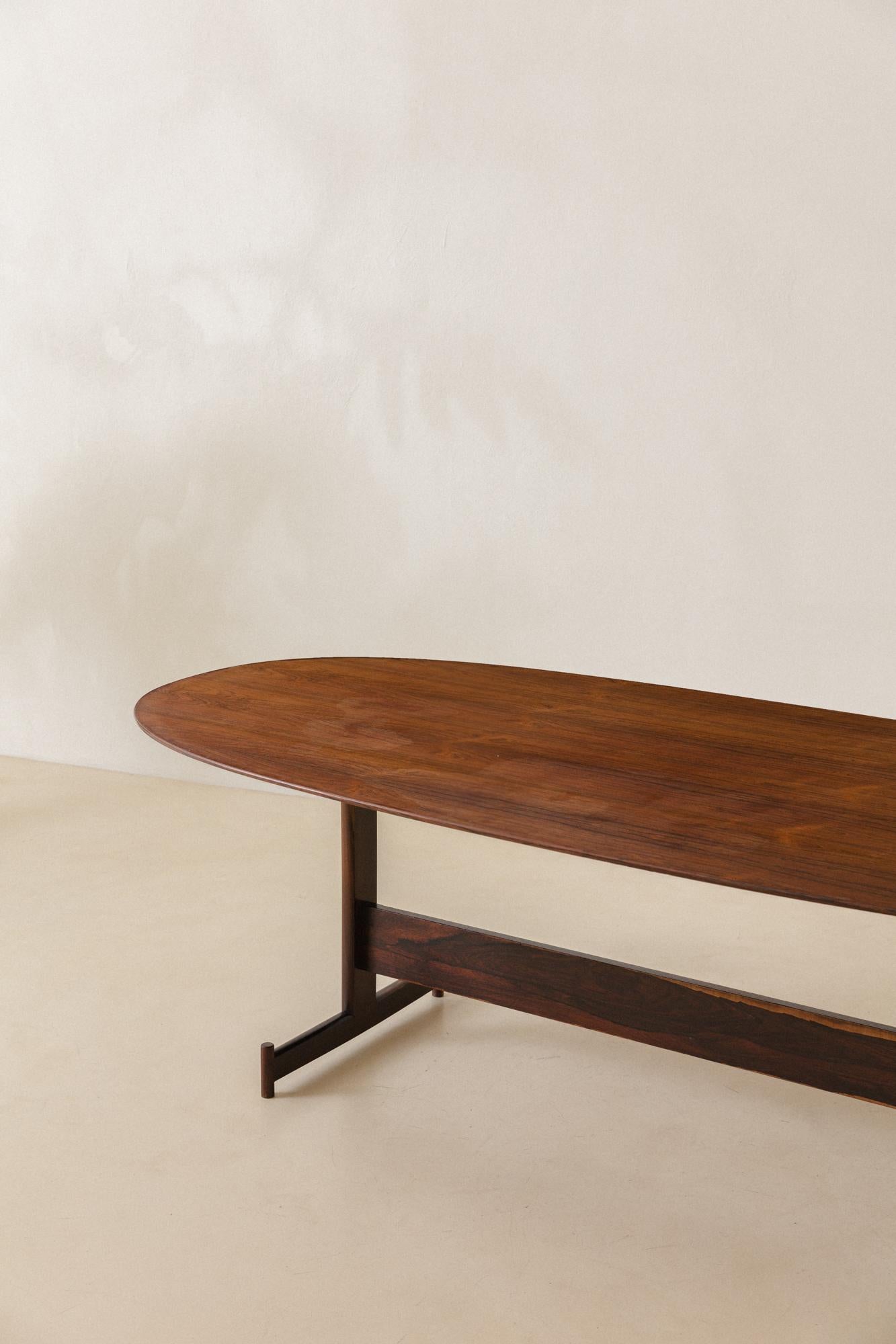 Mid-Century Modern Brazilian Midcentury Dining Table in Rosewood, Unknown designer, 1960s For Sale