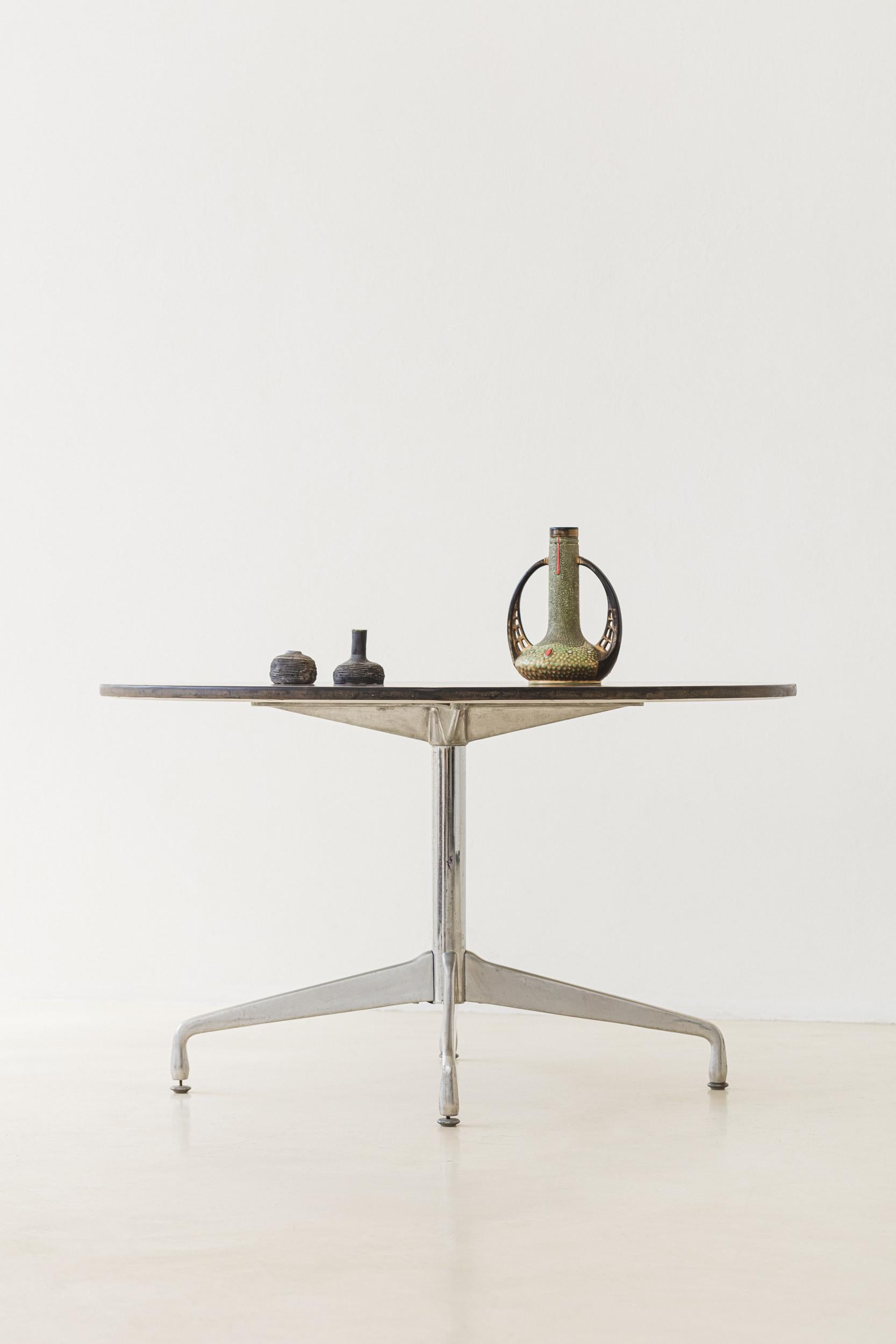 Brésilien Table de salle à manger brésilienne du milieu du siècle en bois de rose, designer inconnu, années 1960 en vente