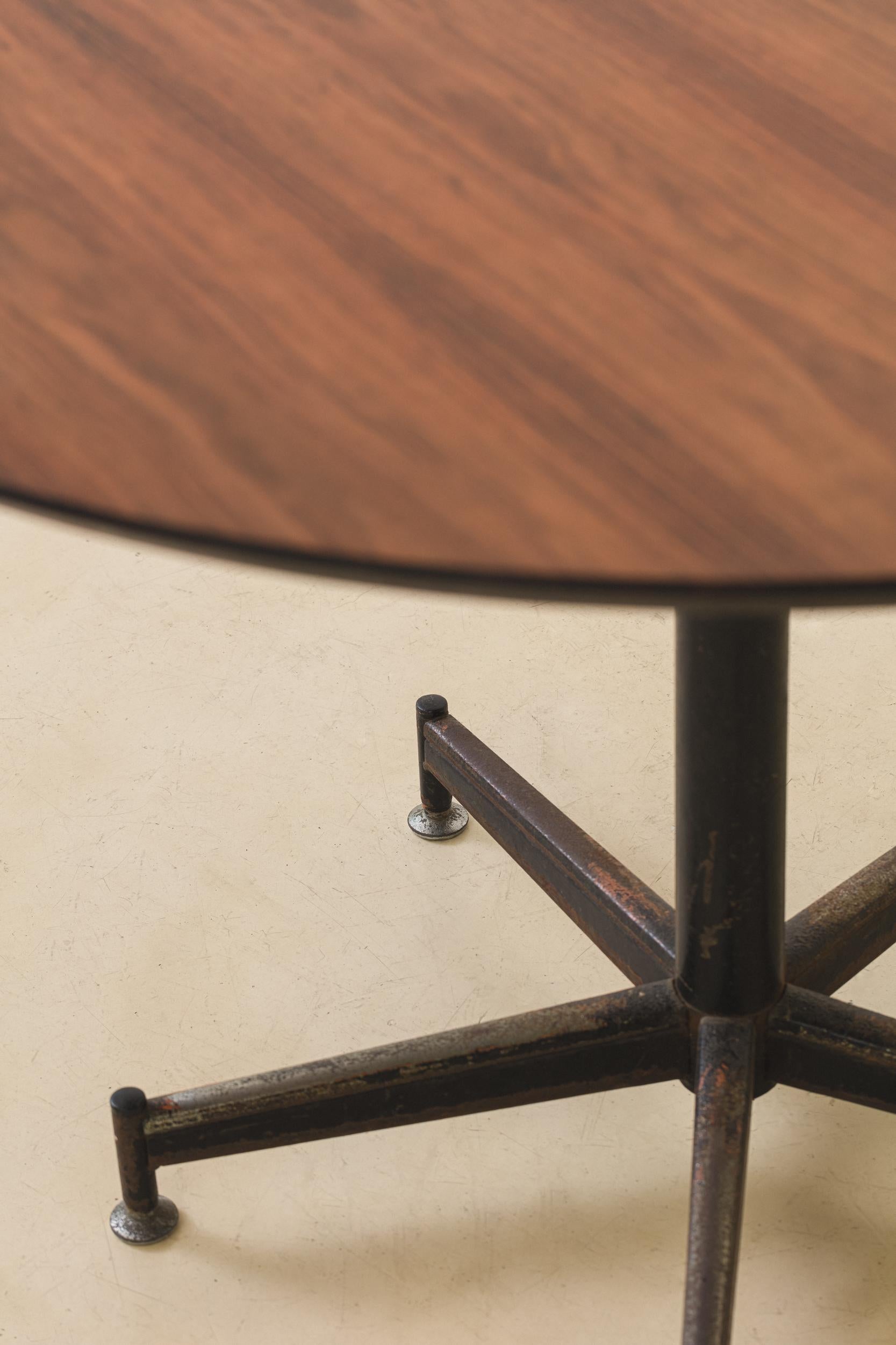 Milieu du XXe siècle Table de salle à manger brésilienne du milieu du siècle en bois de rose, designer inconnu, années 1960 en vente