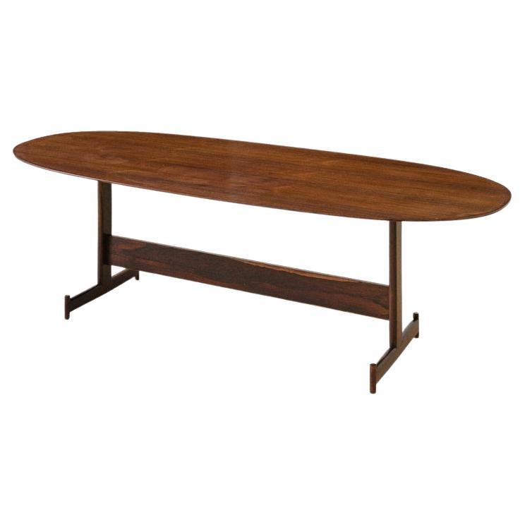 Table de salle à manger brésilienne du milieu du siècle dernier en bois de rose, designer inconnu, années 1960