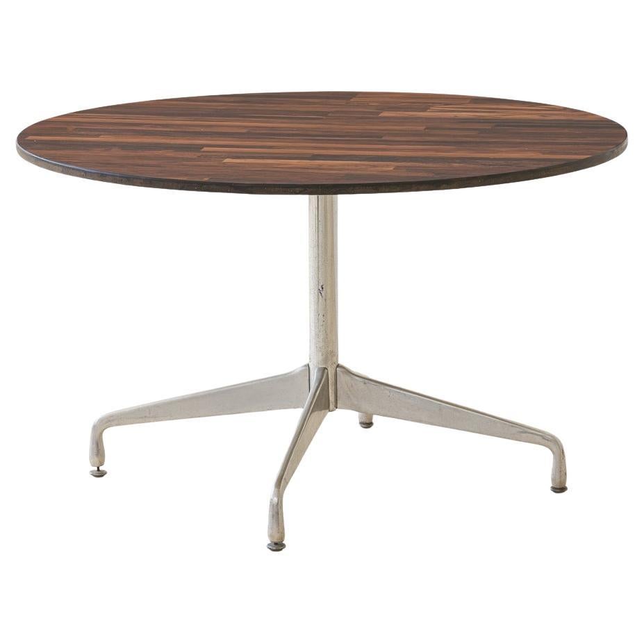 Table de salle à manger brésilienne du milieu du siècle en bois de rose, designer inconnu, années 1960