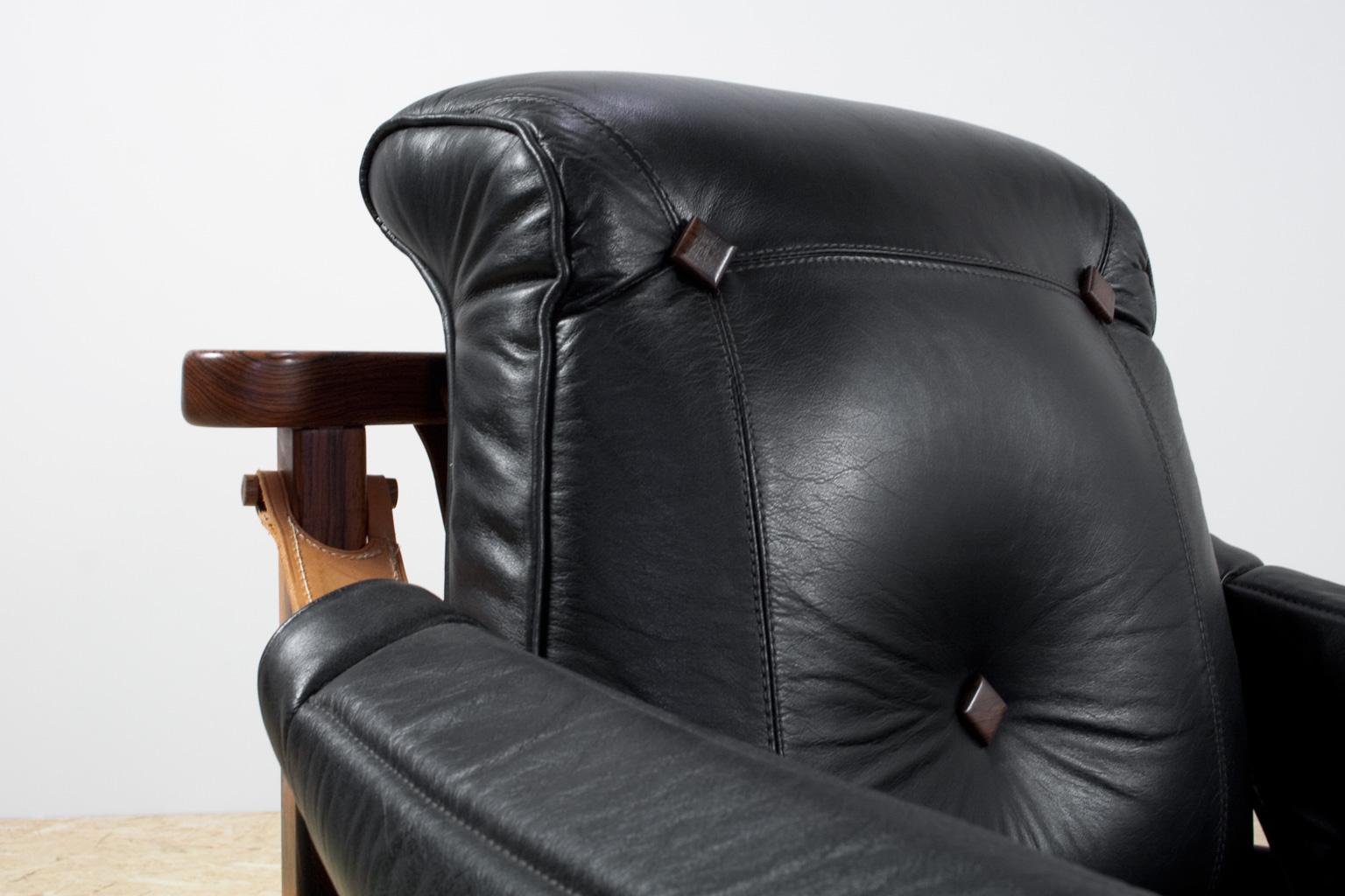 Set of Brazilian Modern Jean Gillon Chairs 1960s in Jacaranda and black leather 4