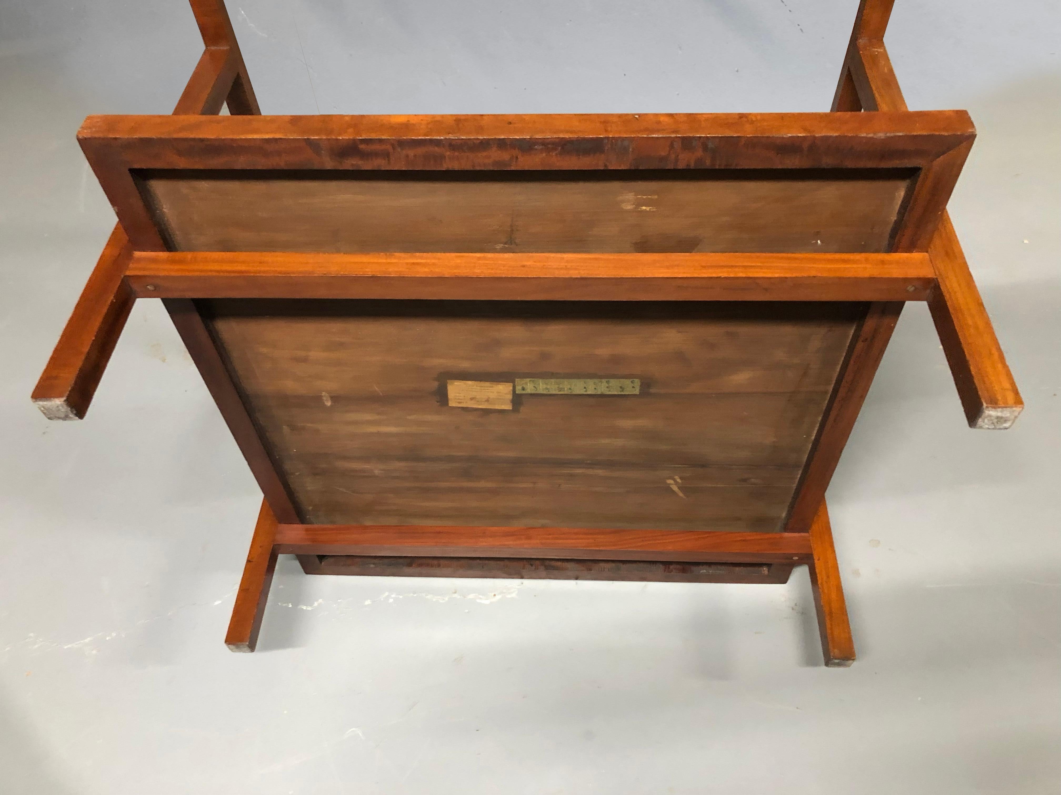 Brazilian Midcentury side table designed by Branco & Preto; Brazil 1950s Madera dura en venta